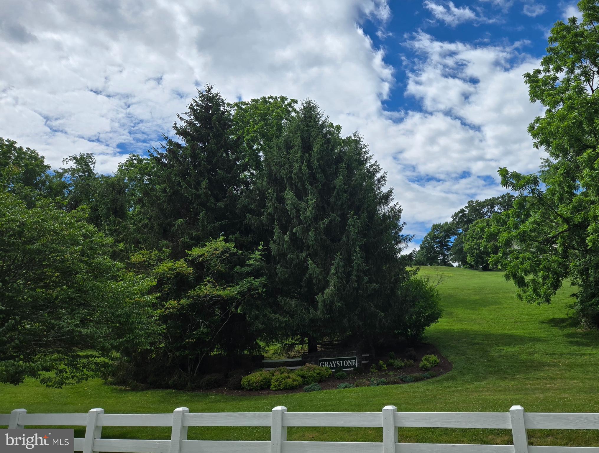 GRAYSTONE FARMS ESTATES - Residential