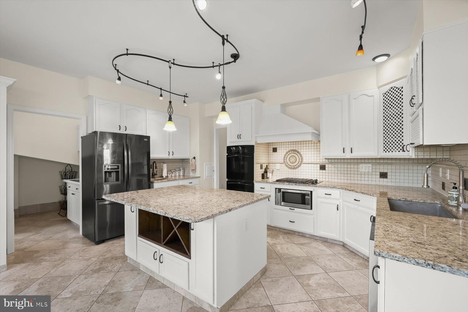 GRAYSTONE FARMS ESTATES - Residential