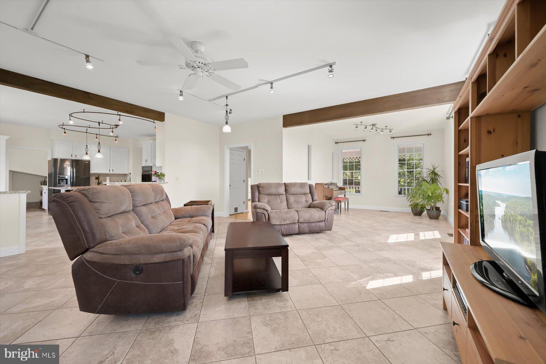 GRAYSTONE FARMS ESTATES - Residential