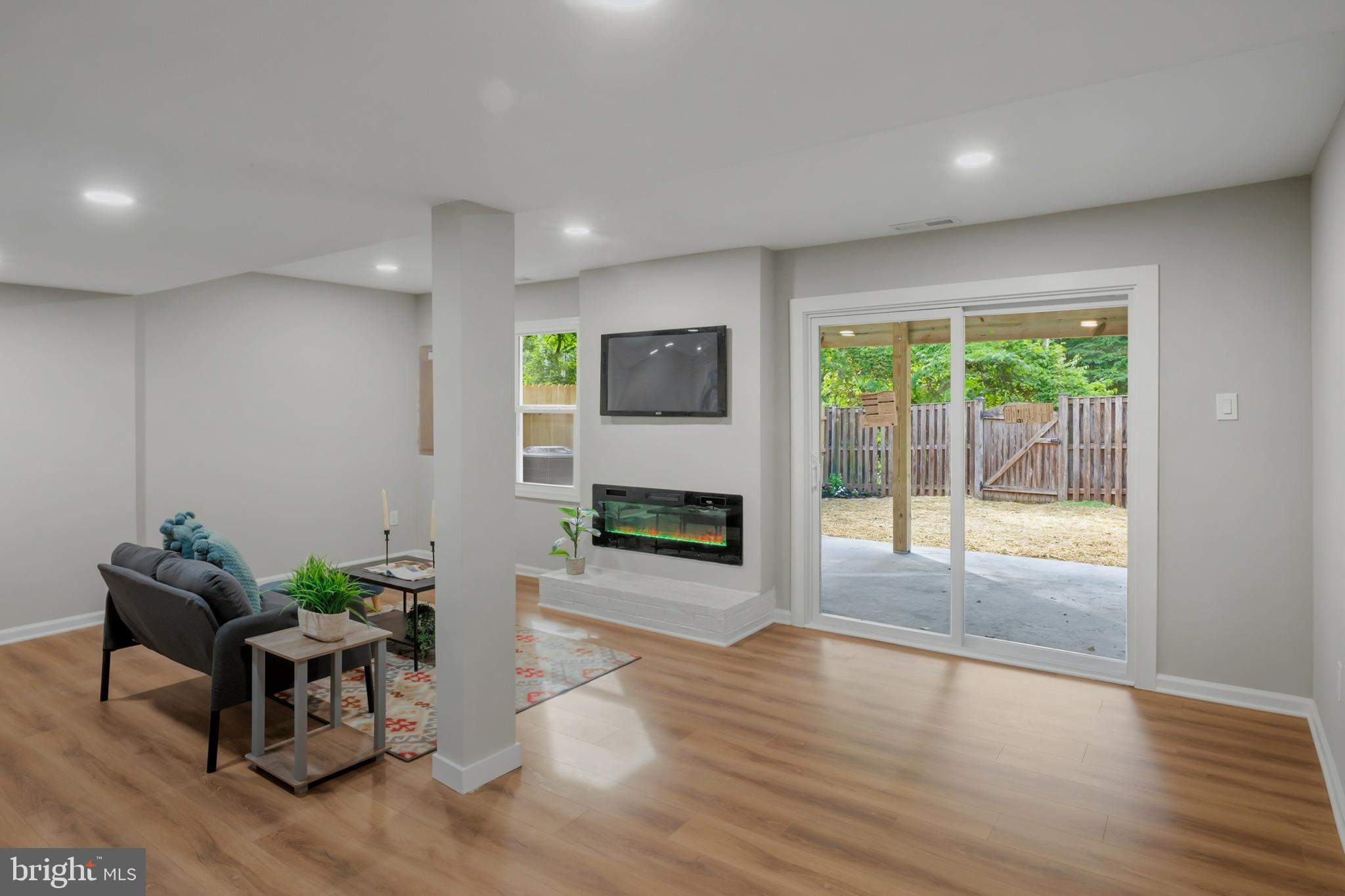 CROFTON COMMONS - Residential