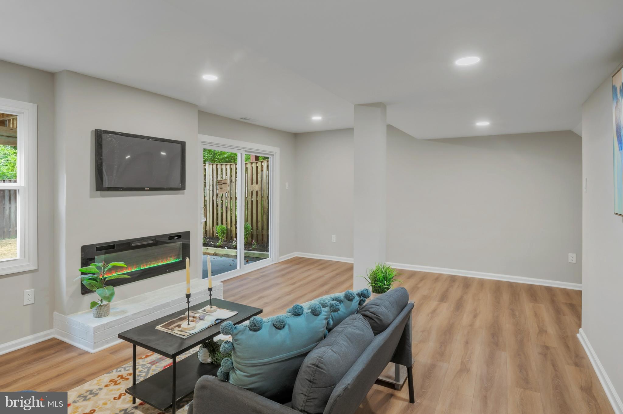 CROFTON COMMONS - Residential