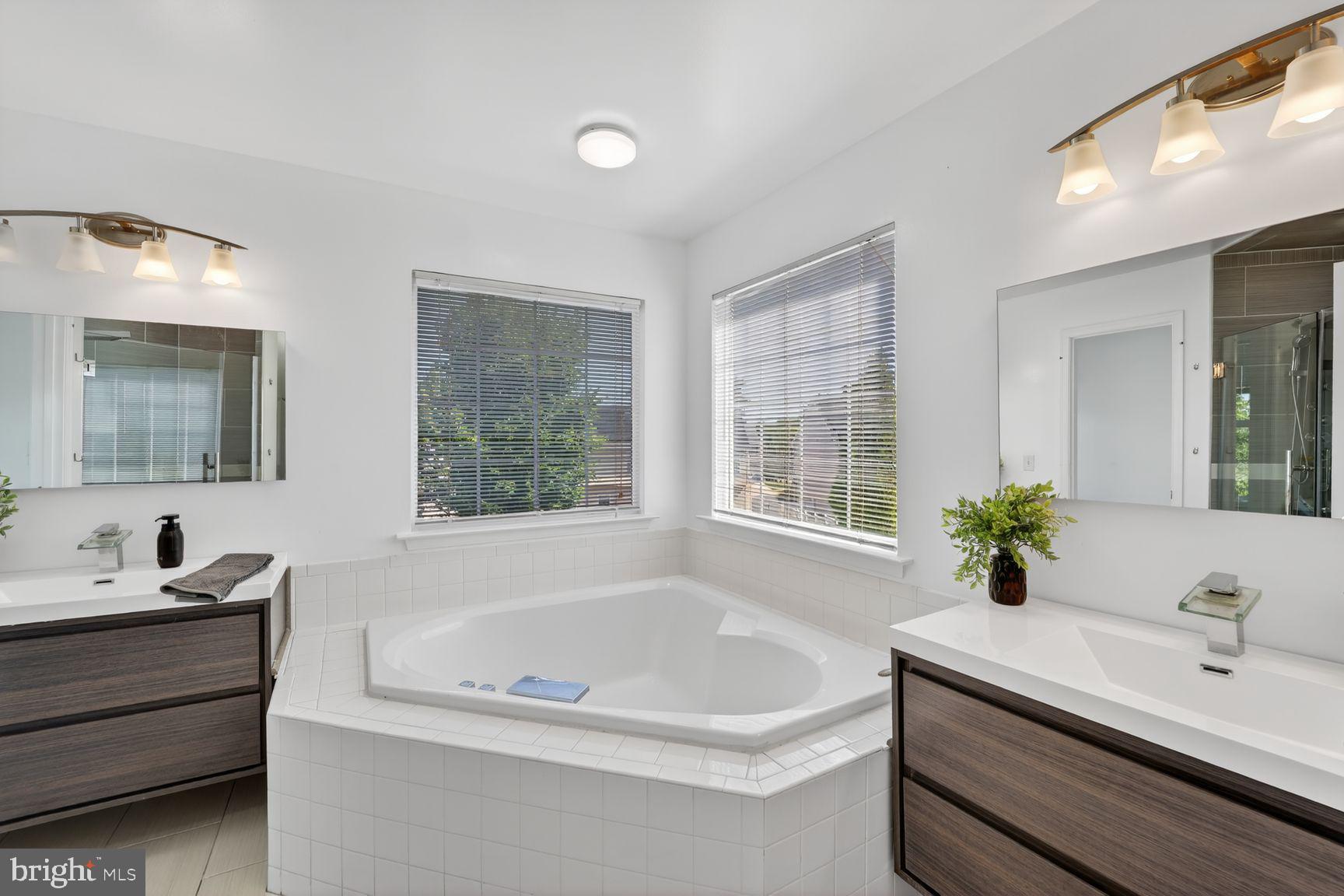 LONGWOOD - Residential
