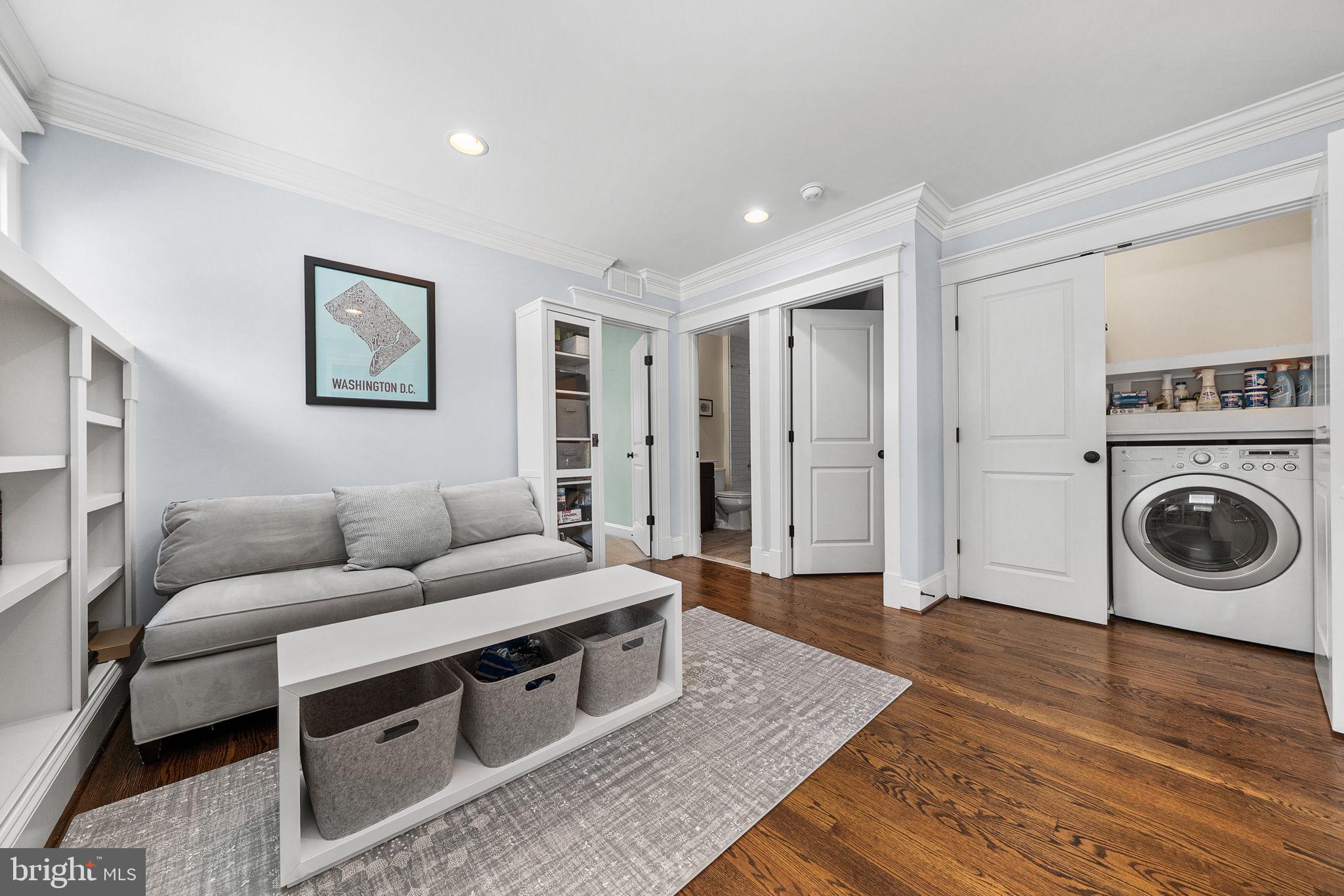 ELLISON HEIGHTS - Residential
