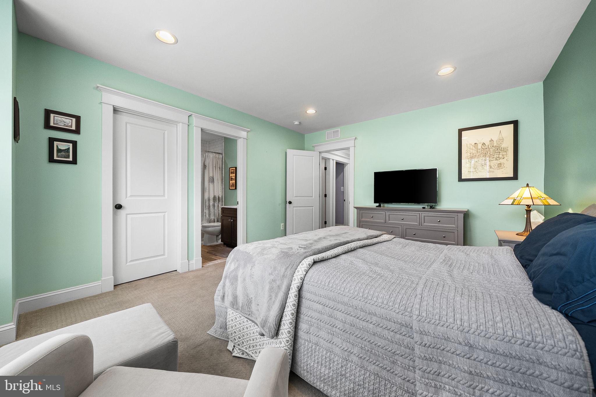 ELLISON HEIGHTS - Residential