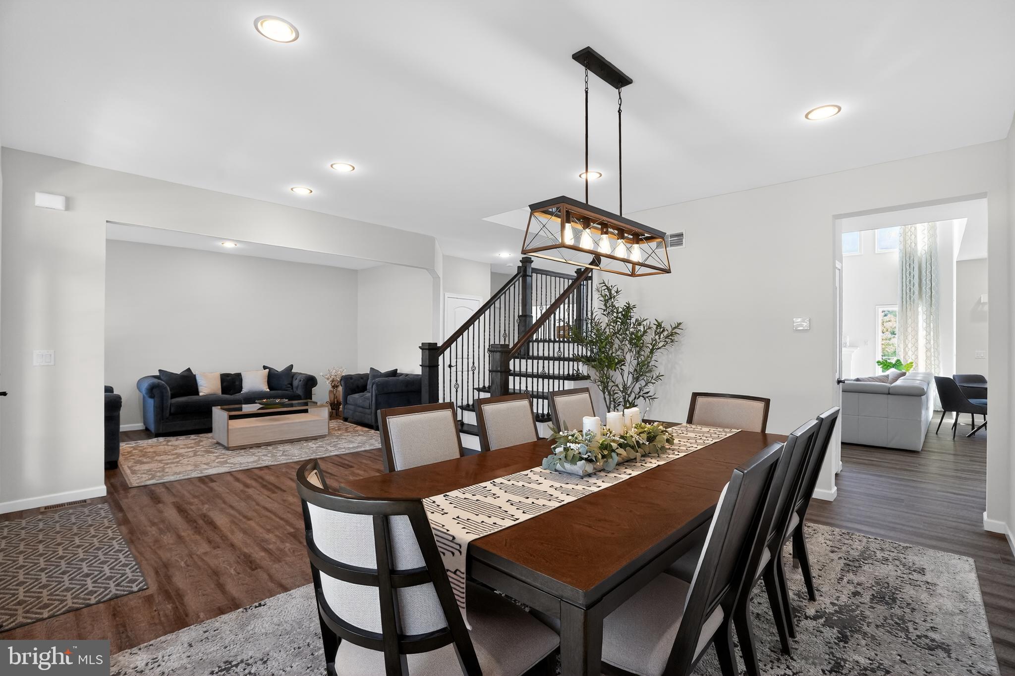 GLENWOOD CHASE - Residential