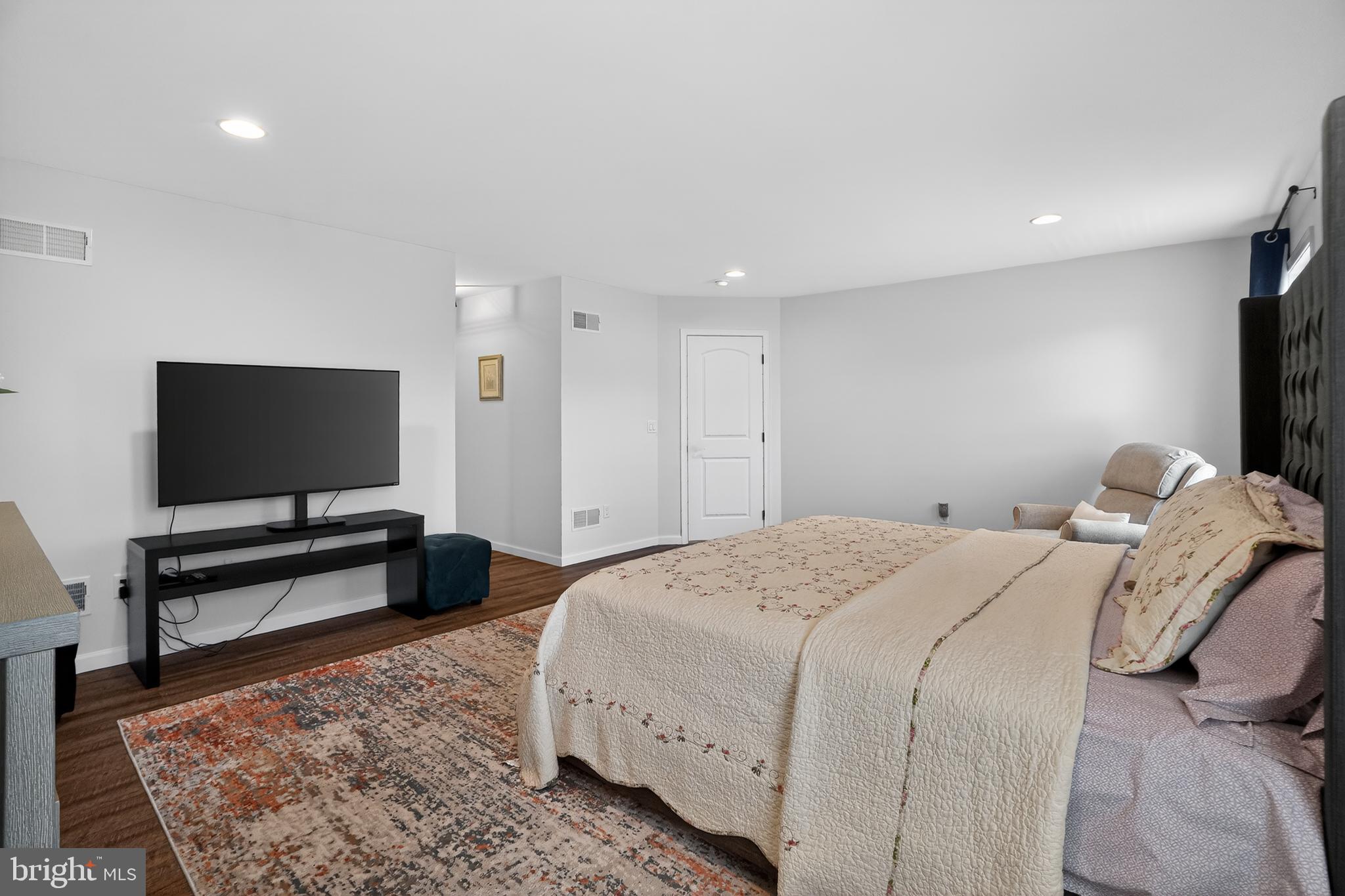 GLENWOOD CHASE - Residential