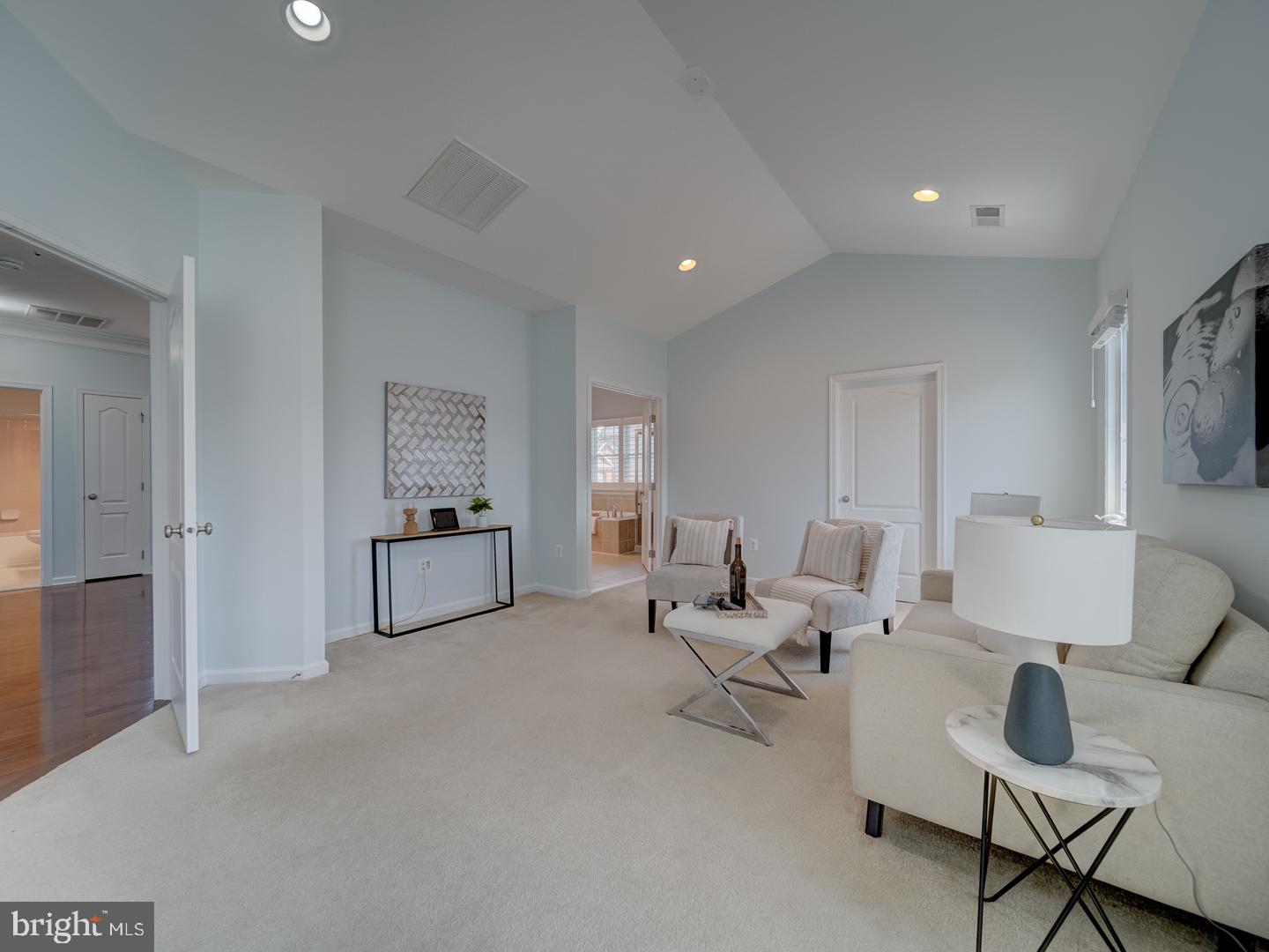 LOUDOUN VALLEY - Residential