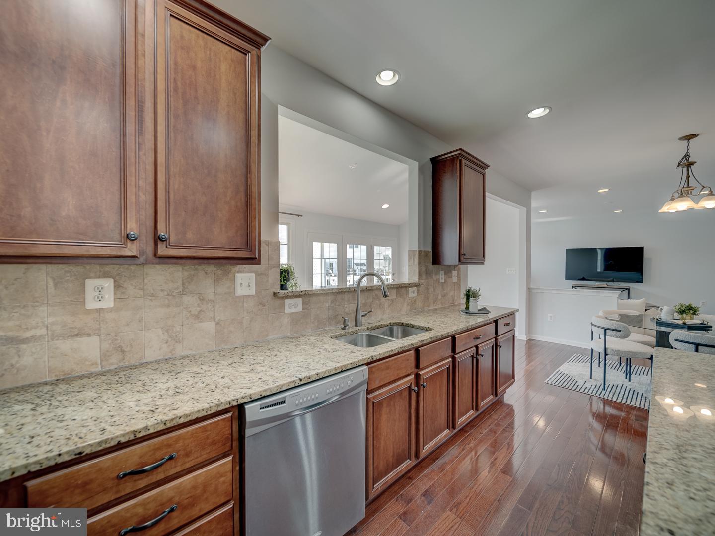 LOUDOUN VALLEY - Residential