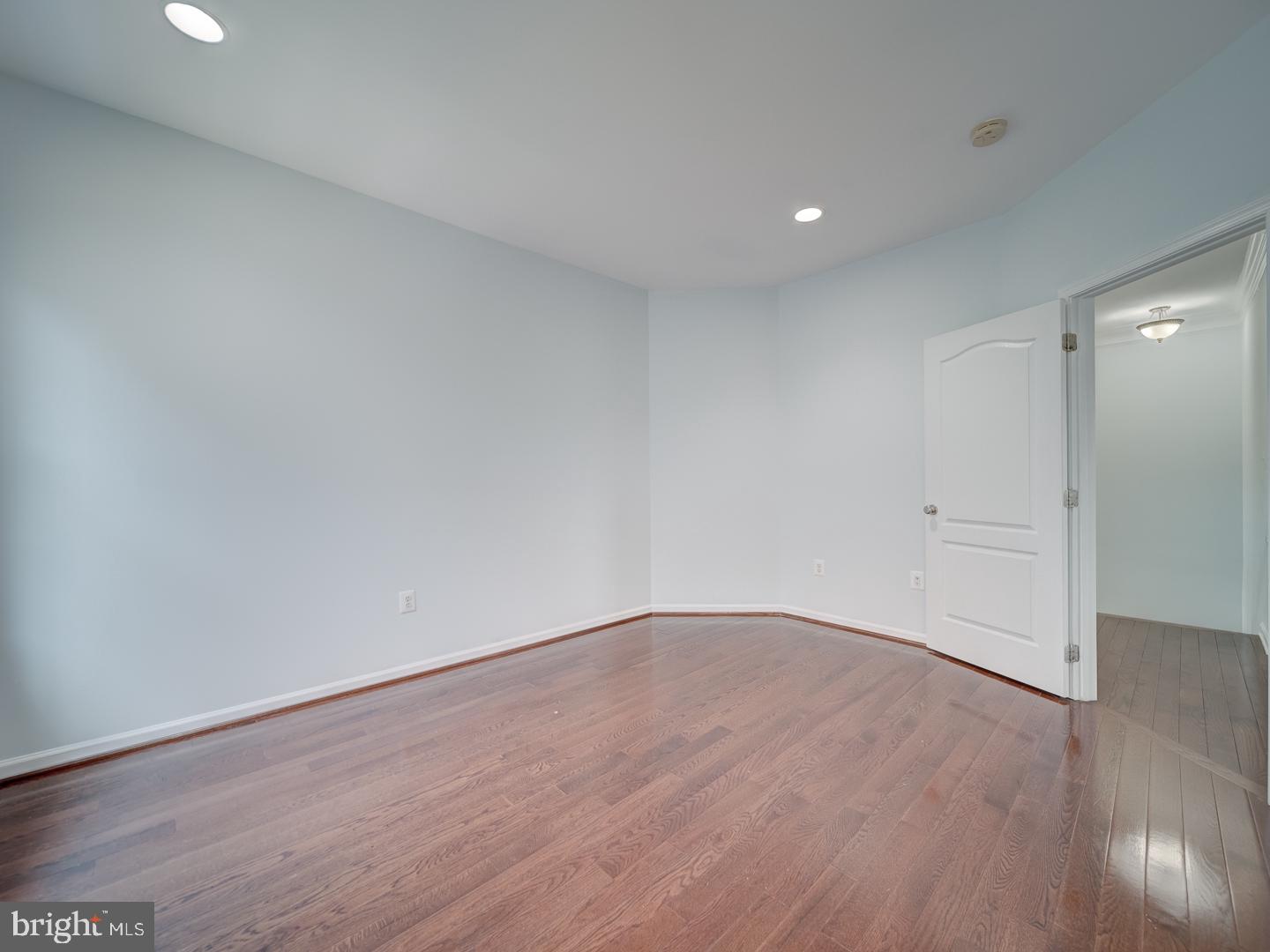 LOUDOUN VALLEY - Residential