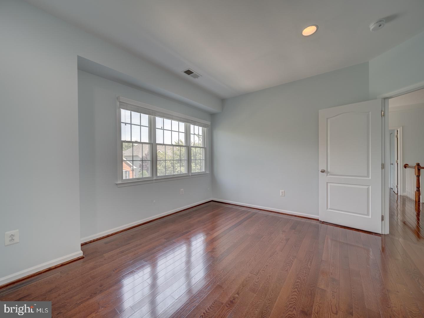 LOUDOUN VALLEY - Residential