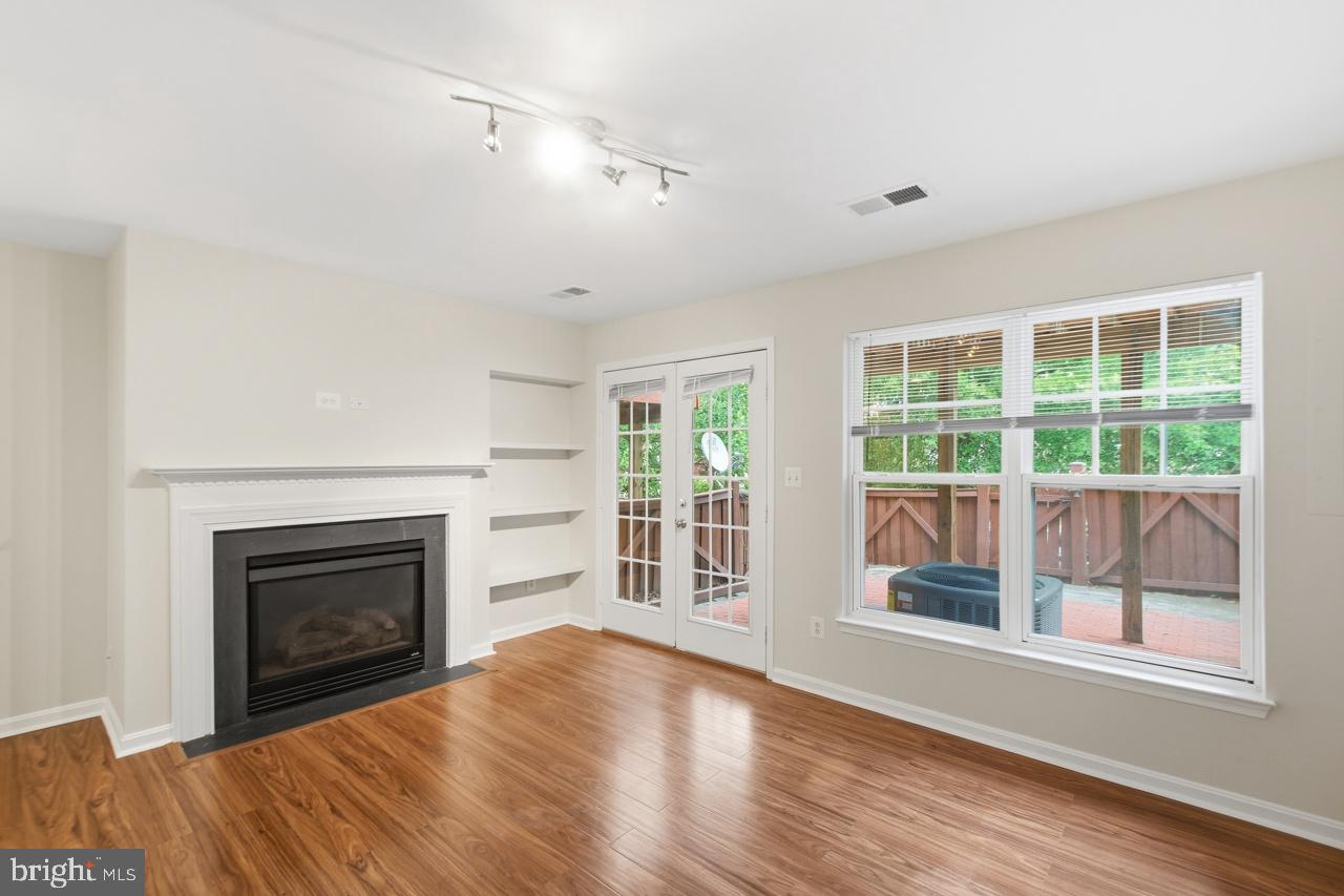LORTON STATION SOUTH - Residential