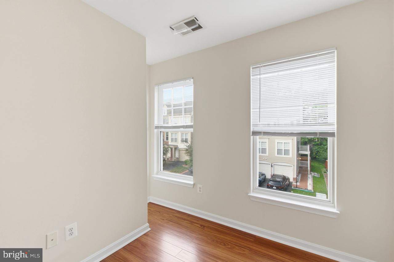 LORTON STATION SOUTH - Residential