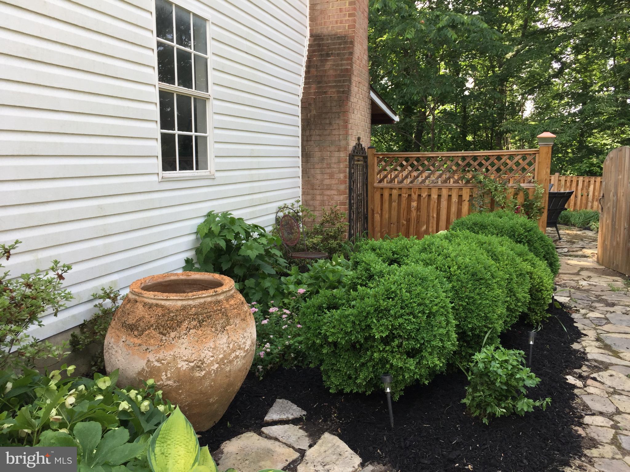 WILTON FOREST - Residential Lease