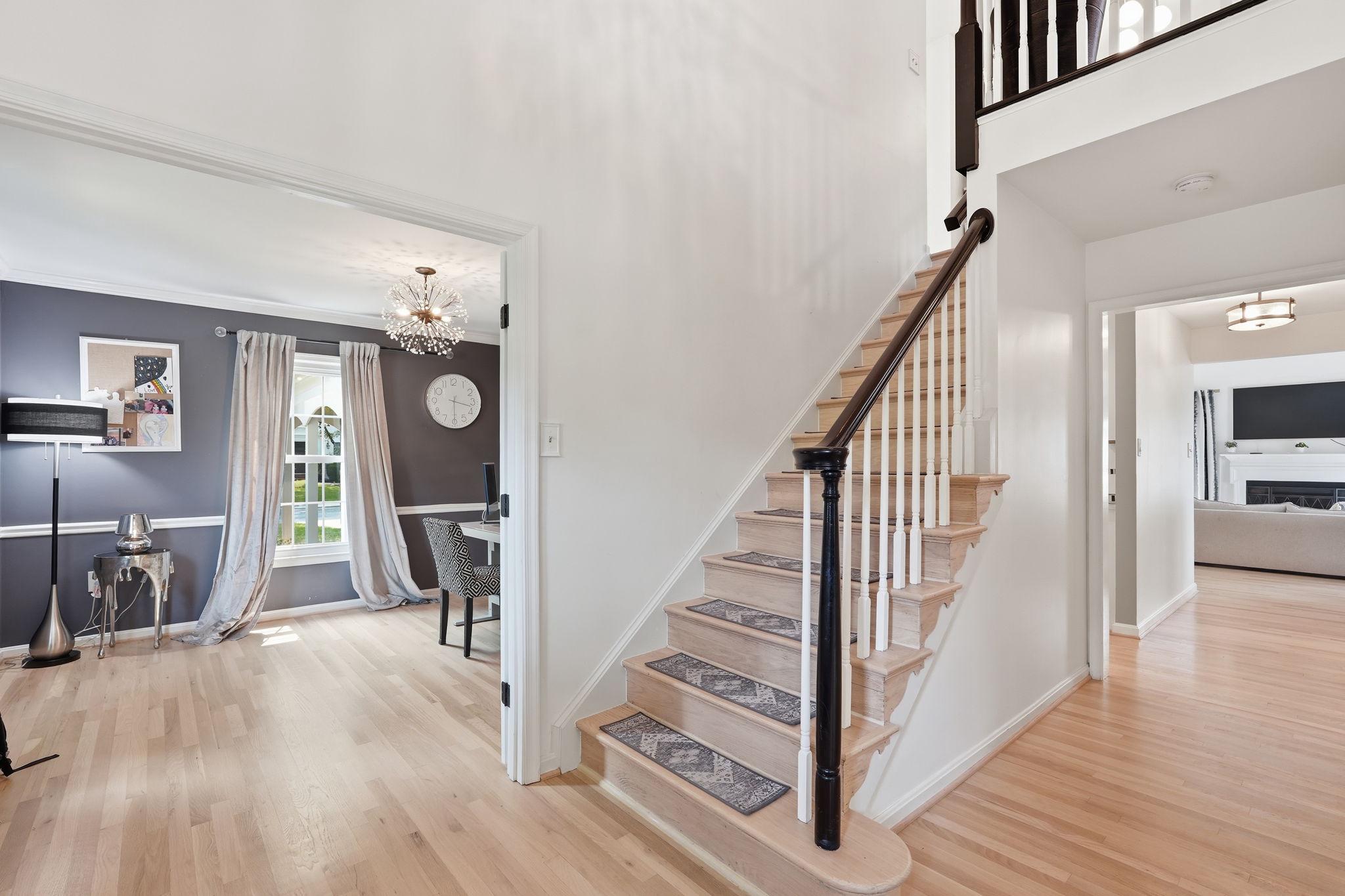 WASHINGTONIAN WOODS - Residential