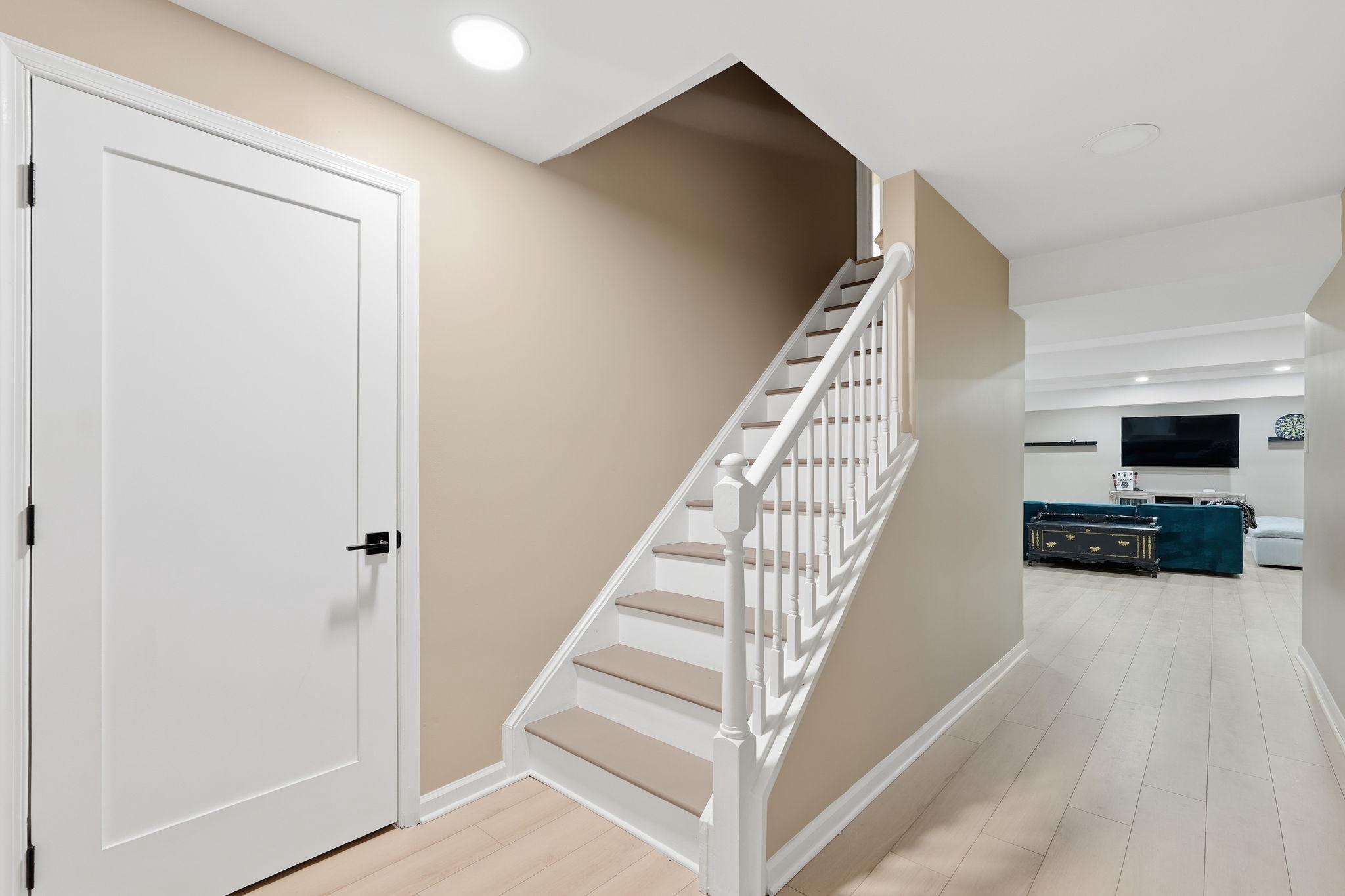 WASHINGTONIAN WOODS - Residential