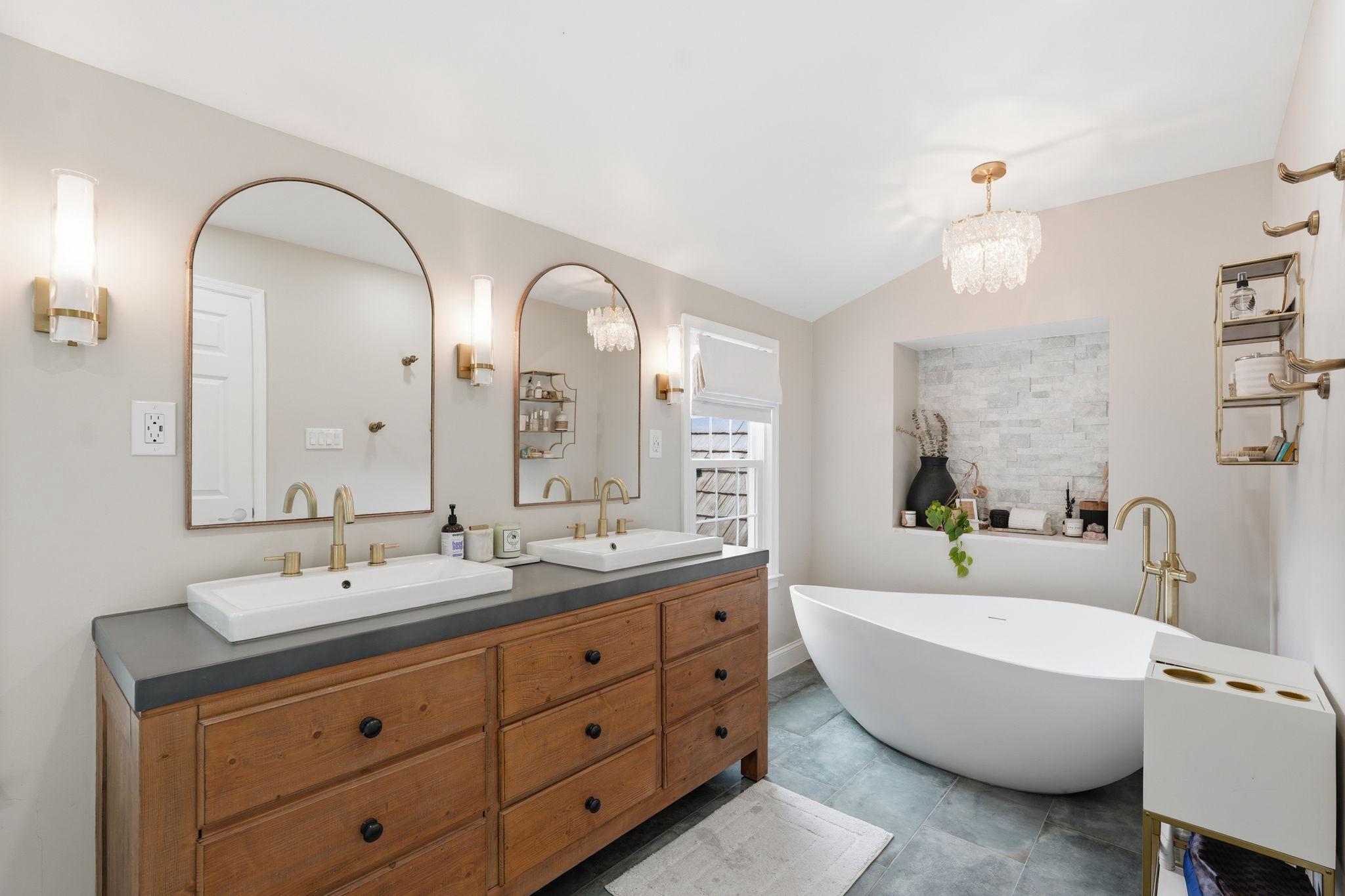 WASHINGTONIAN WOODS - Residential