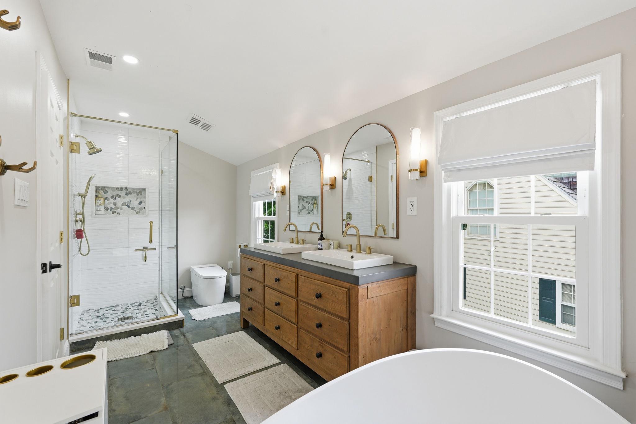 WASHINGTONIAN WOODS - Residential