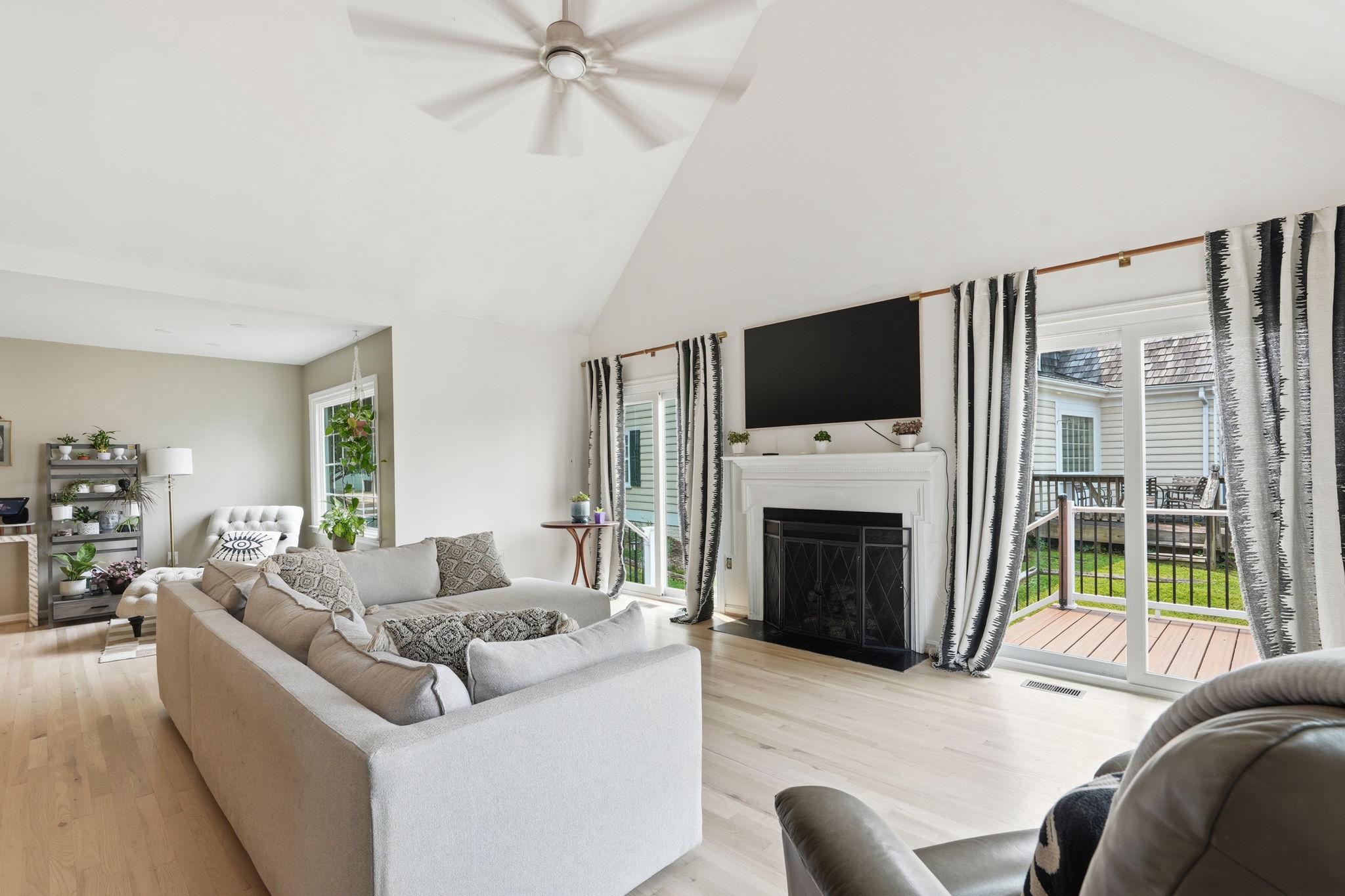 WASHINGTONIAN WOODS - Residential