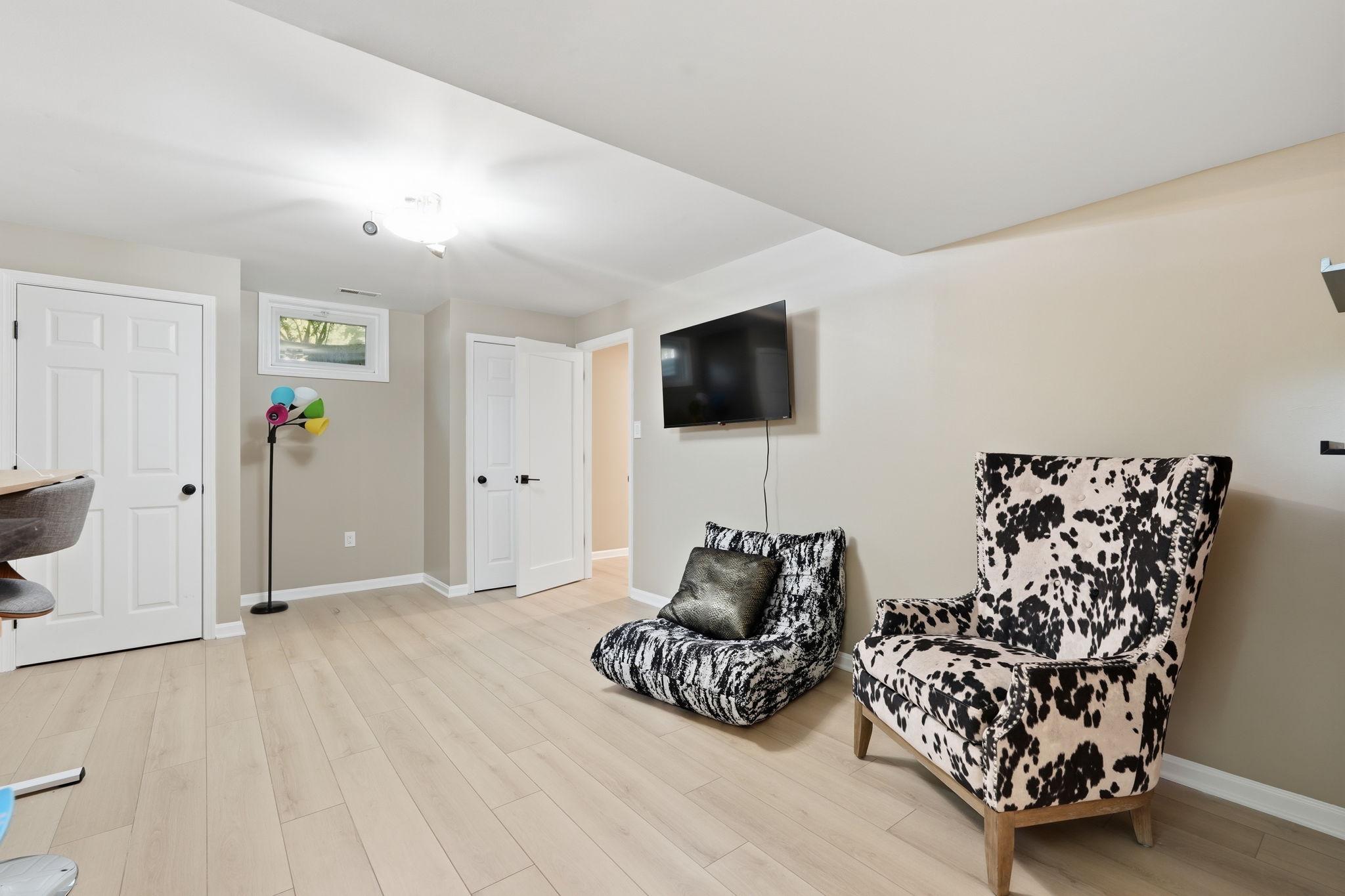 WASHINGTONIAN WOODS - Residential