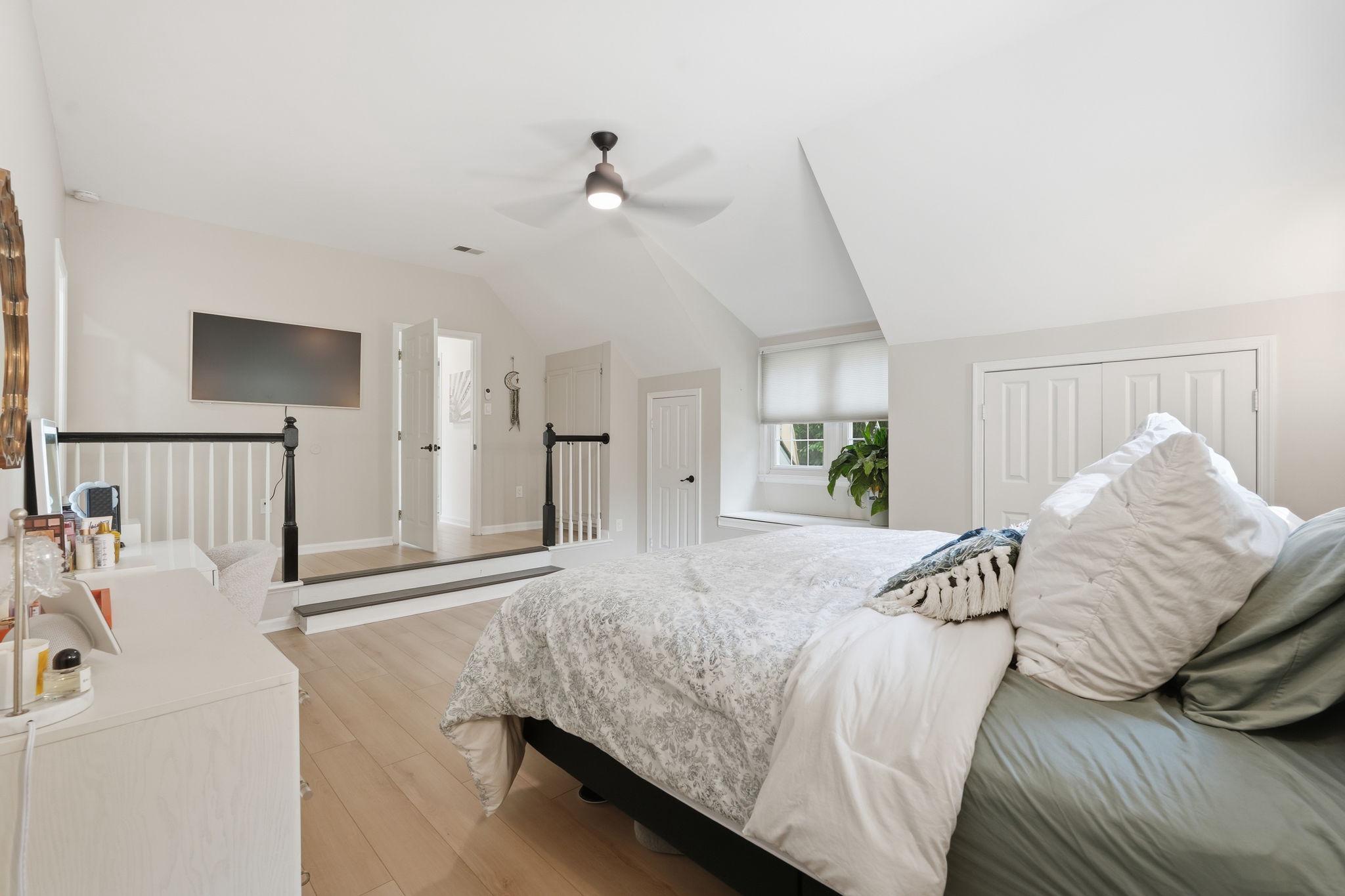 WASHINGTONIAN WOODS - Residential