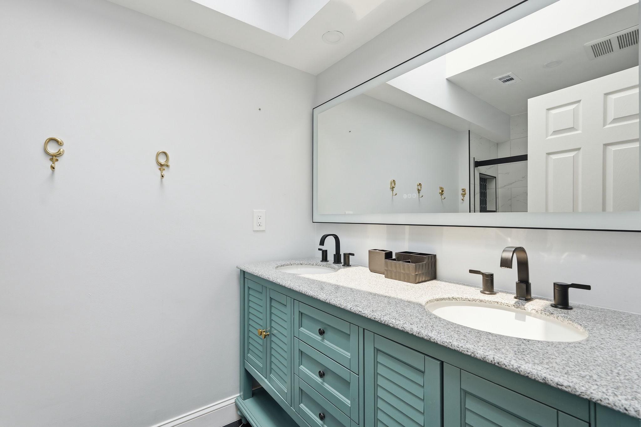 WASHINGTONIAN WOODS - Residential