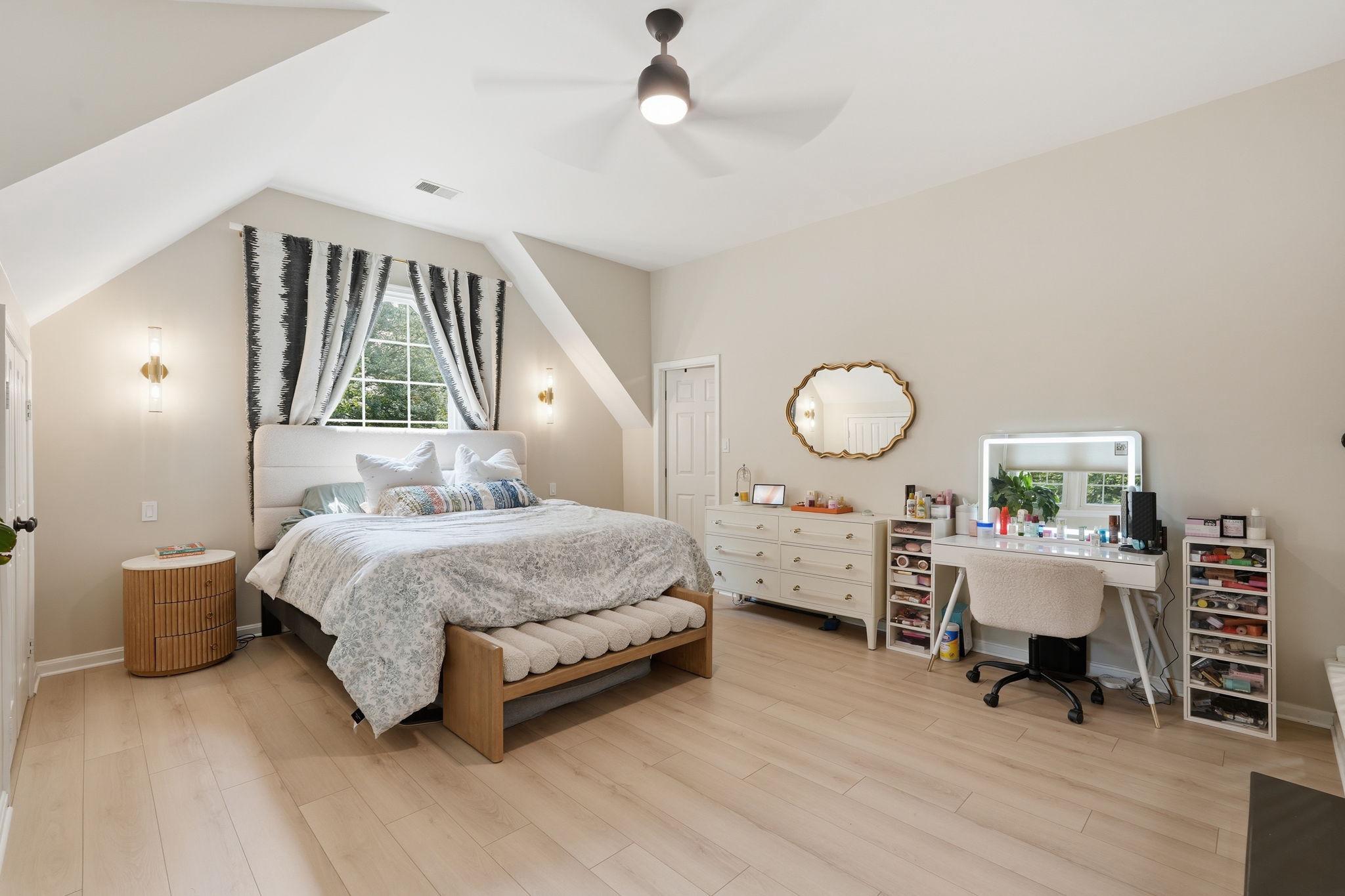 WASHINGTONIAN WOODS - Residential