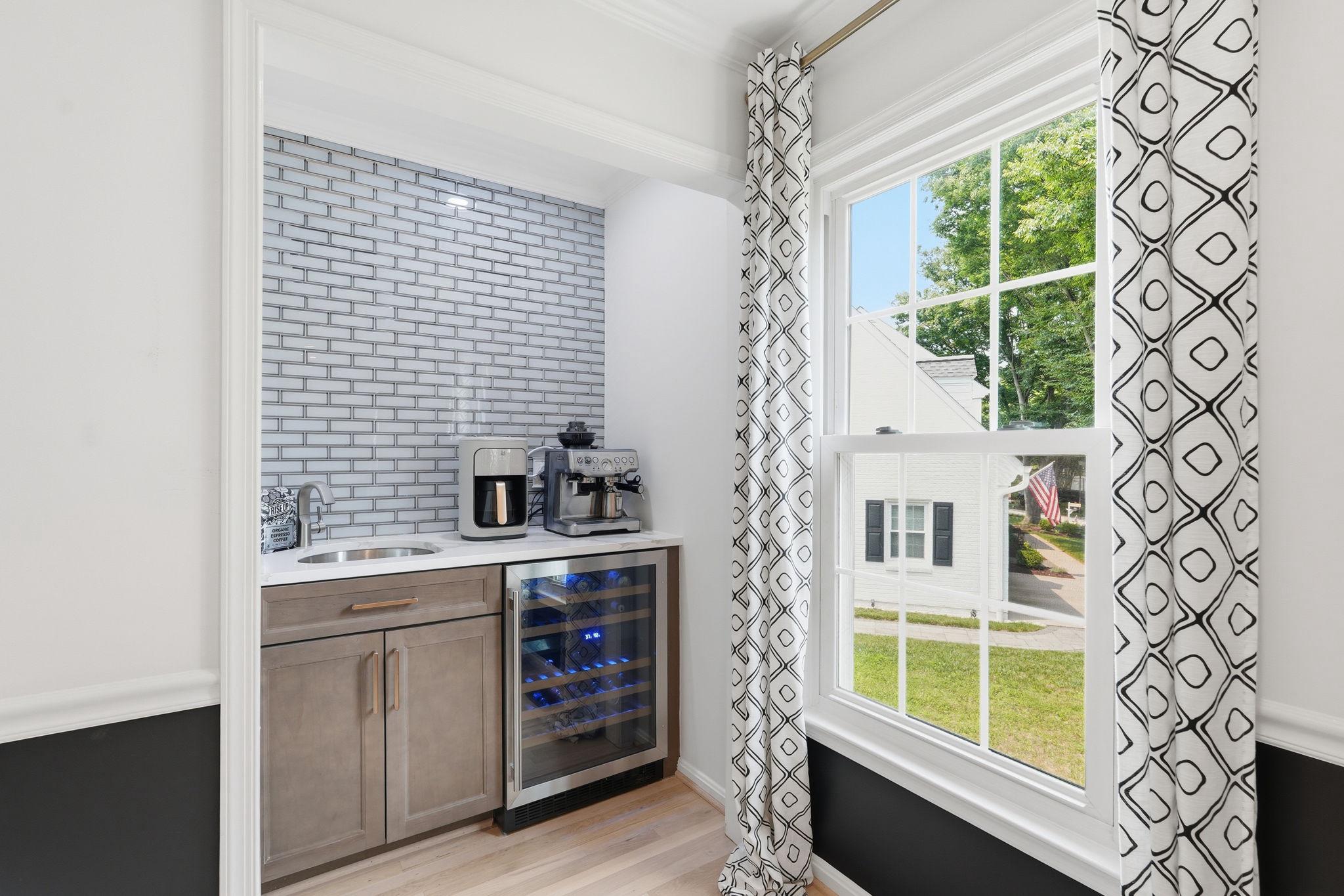 WASHINGTONIAN WOODS - Residential