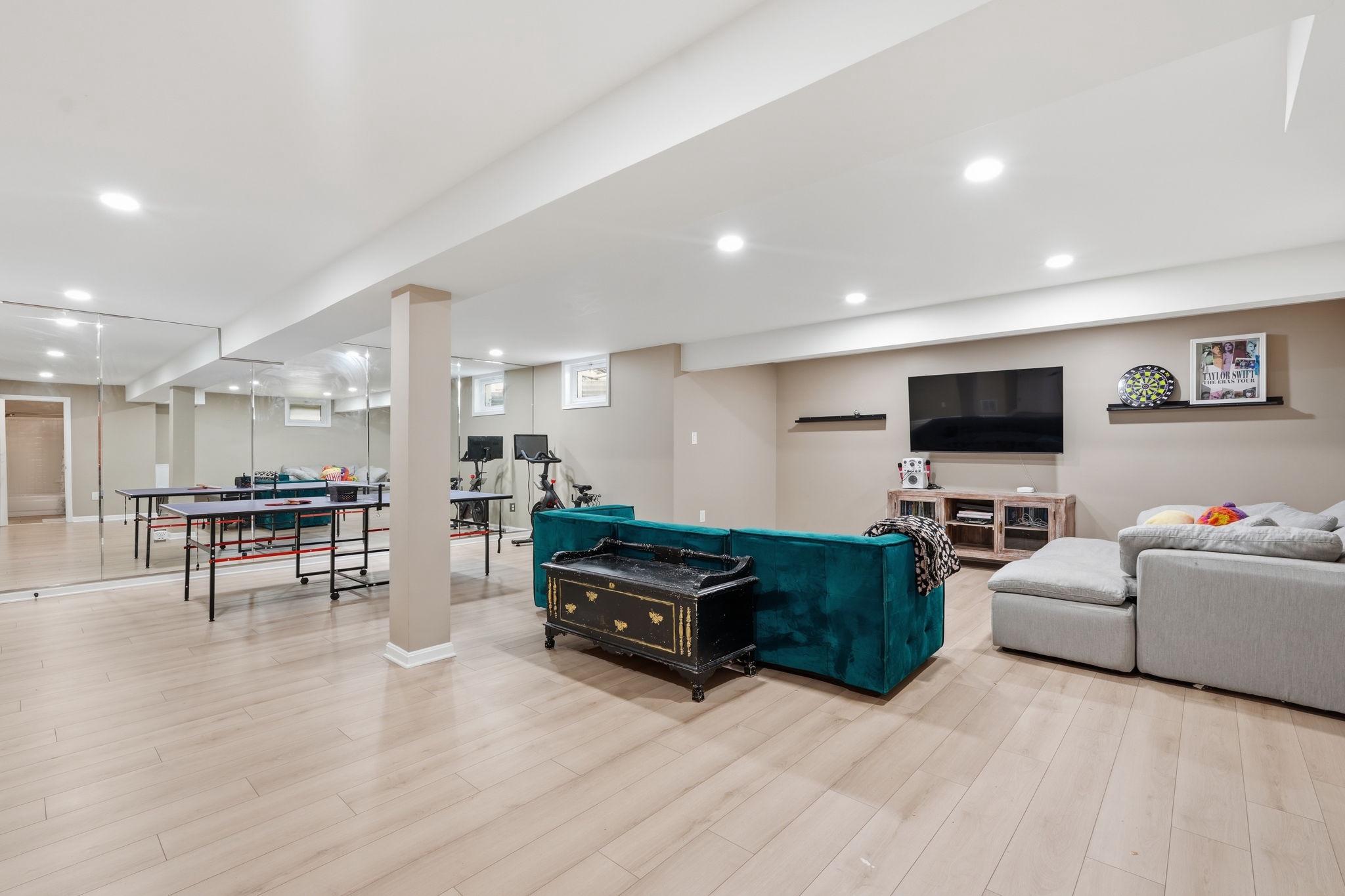 WASHINGTONIAN WOODS - Residential