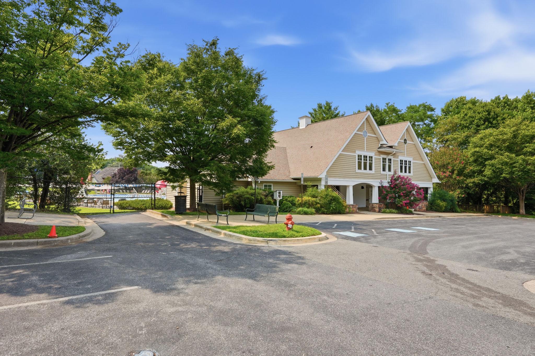 WASHINGTONIAN WOODS - Residential