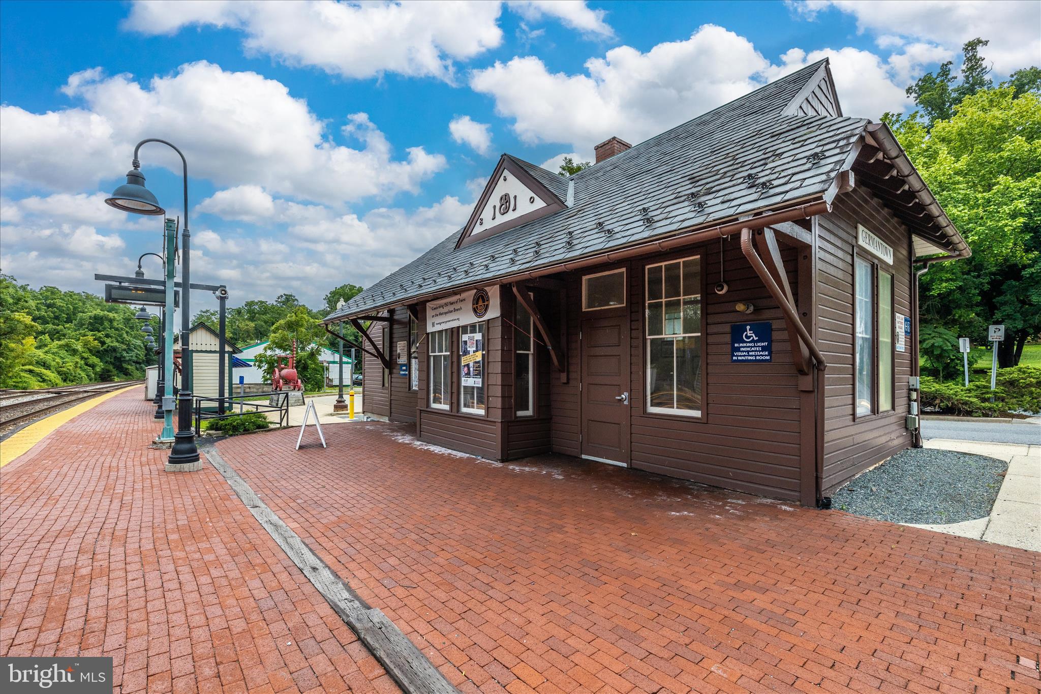 GUNNERS LAKE VILLAGE - Residential