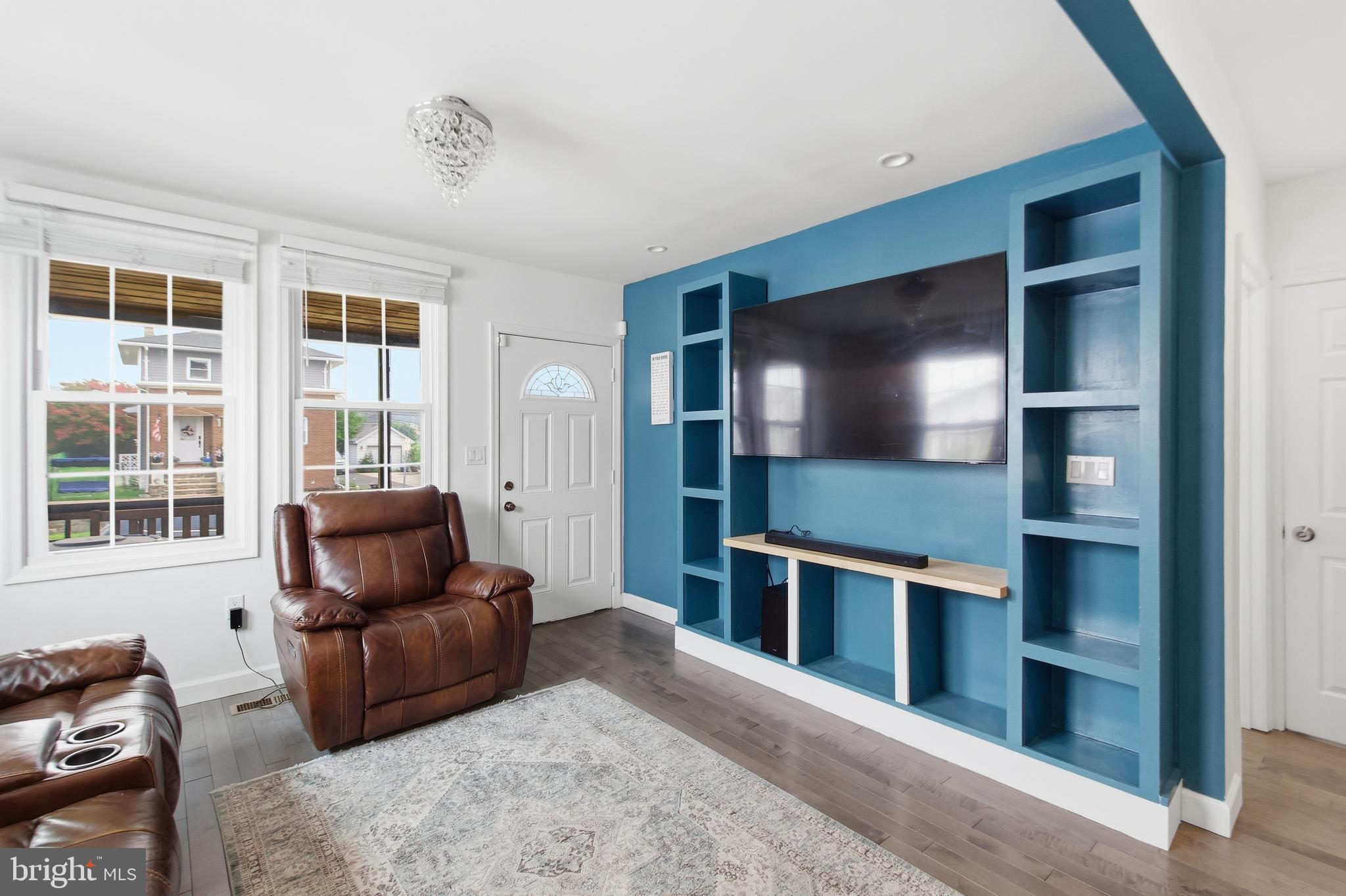 NORWOOD PARK - Residential