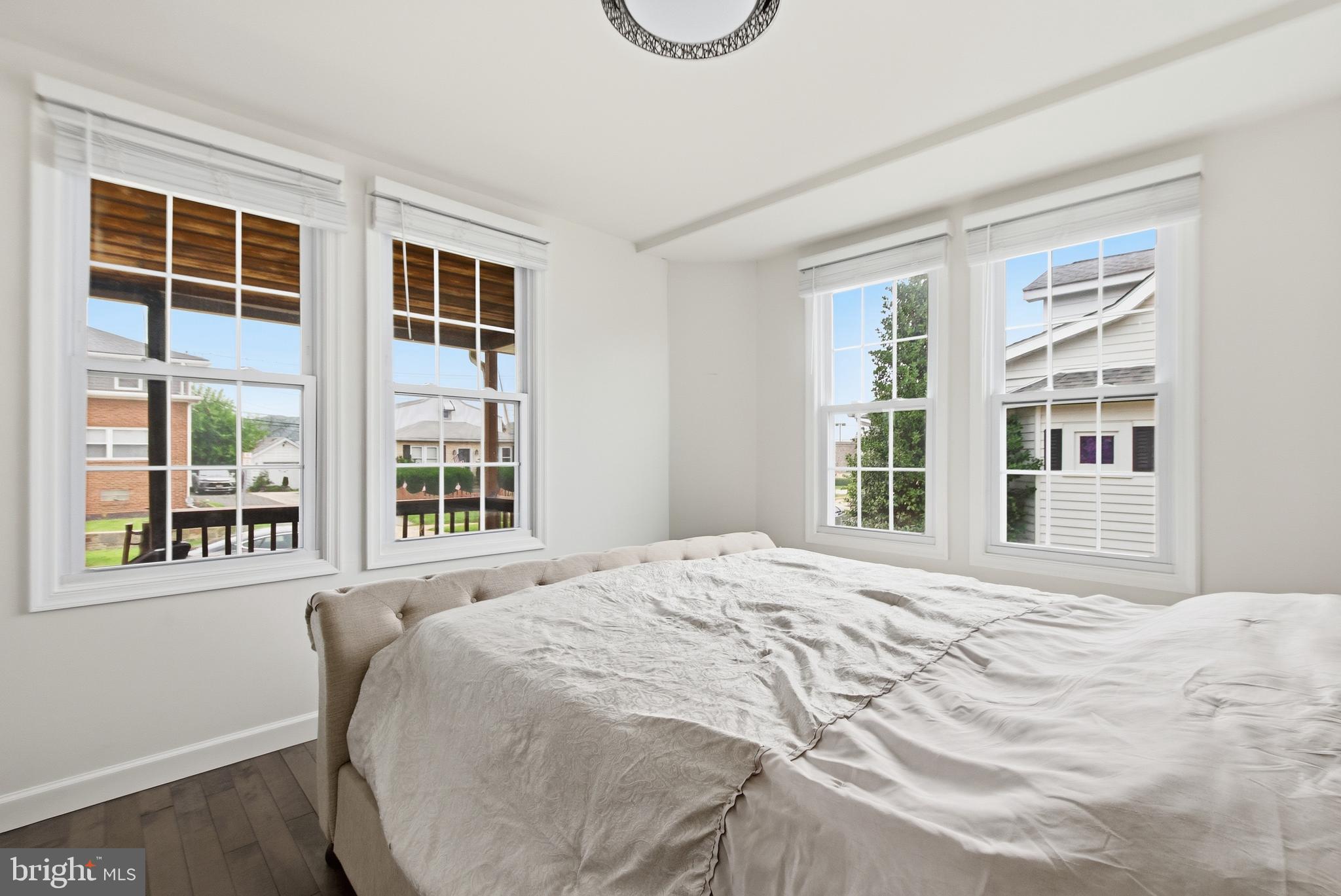 NORWOOD PARK - Residential
