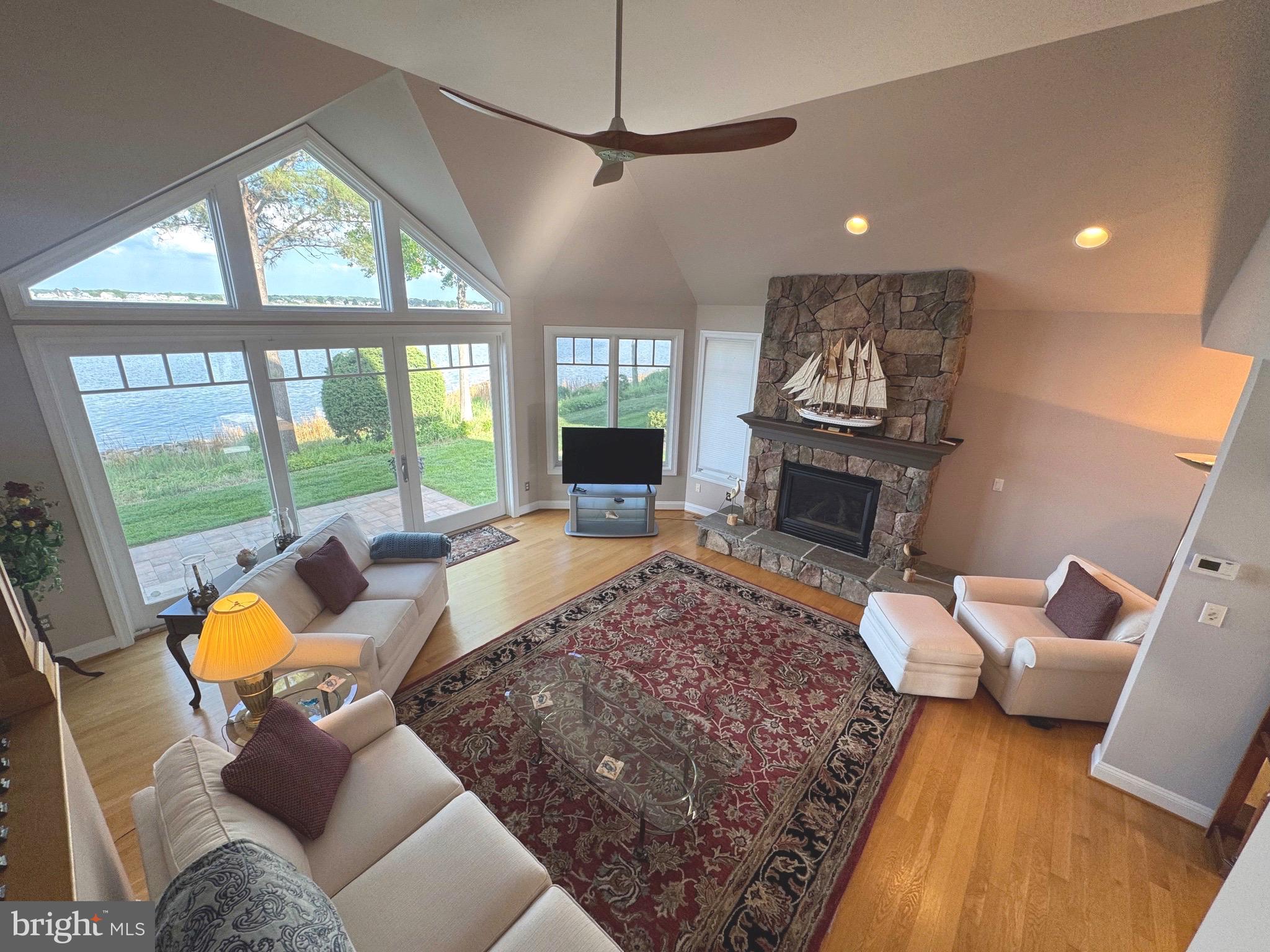 NARROWS POINTE - Residential