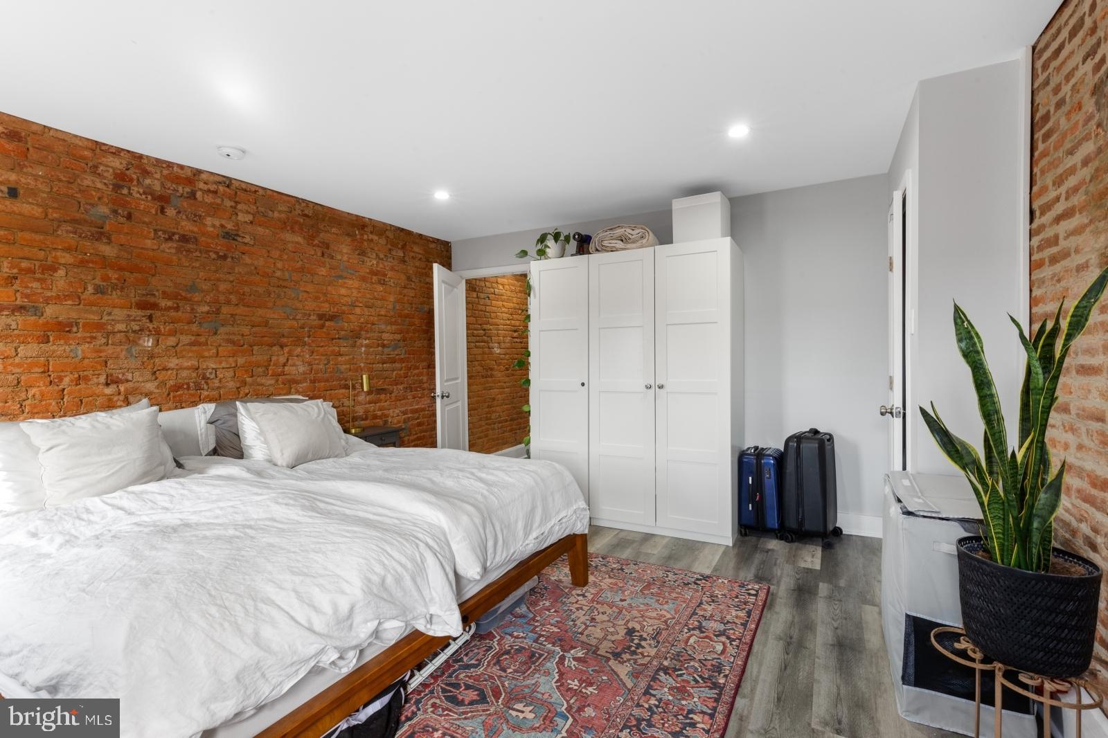 WASHINGTON SQ WEST - Residential Lease