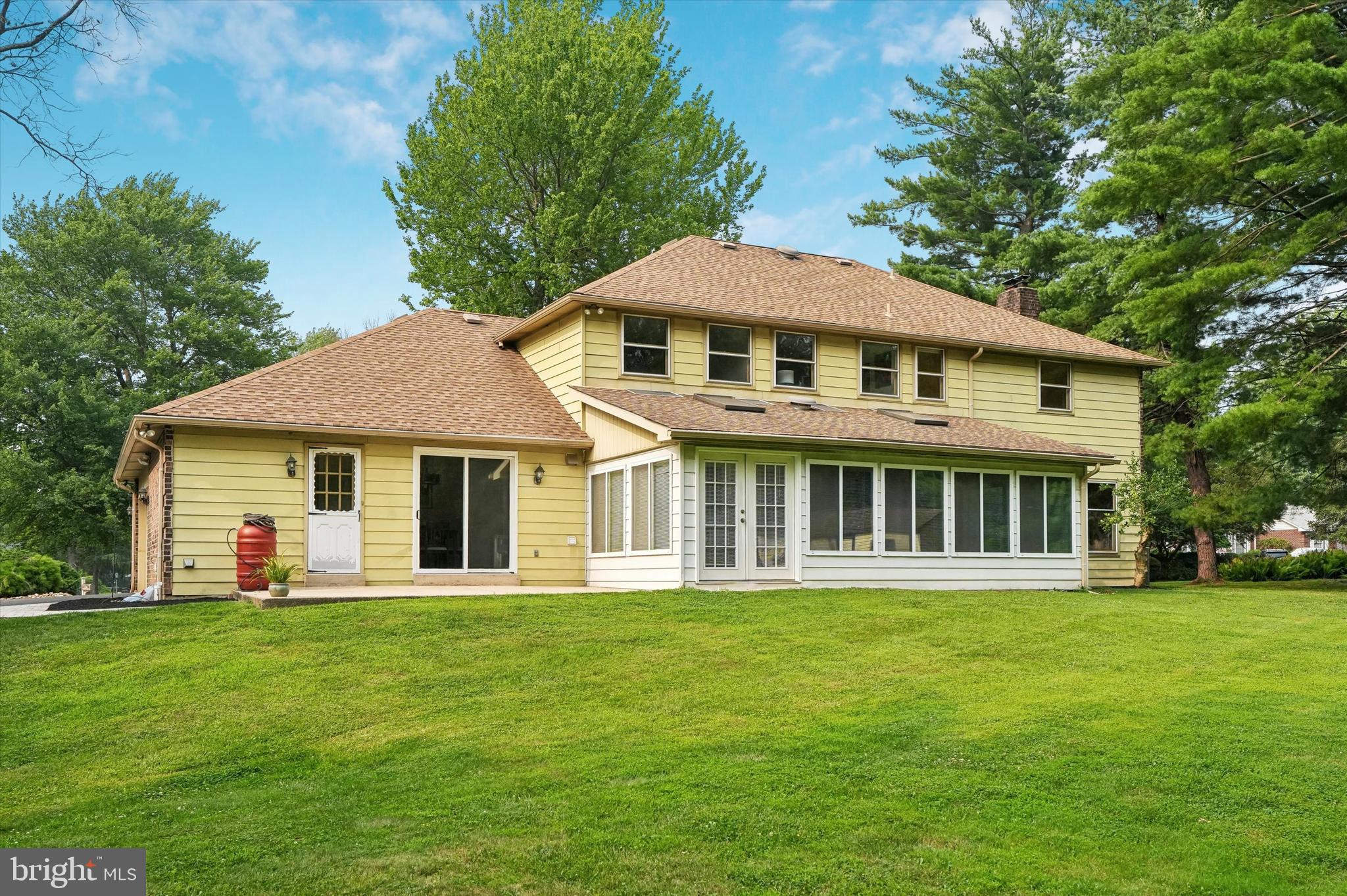 EXECUTIVE ESTATES - Residential