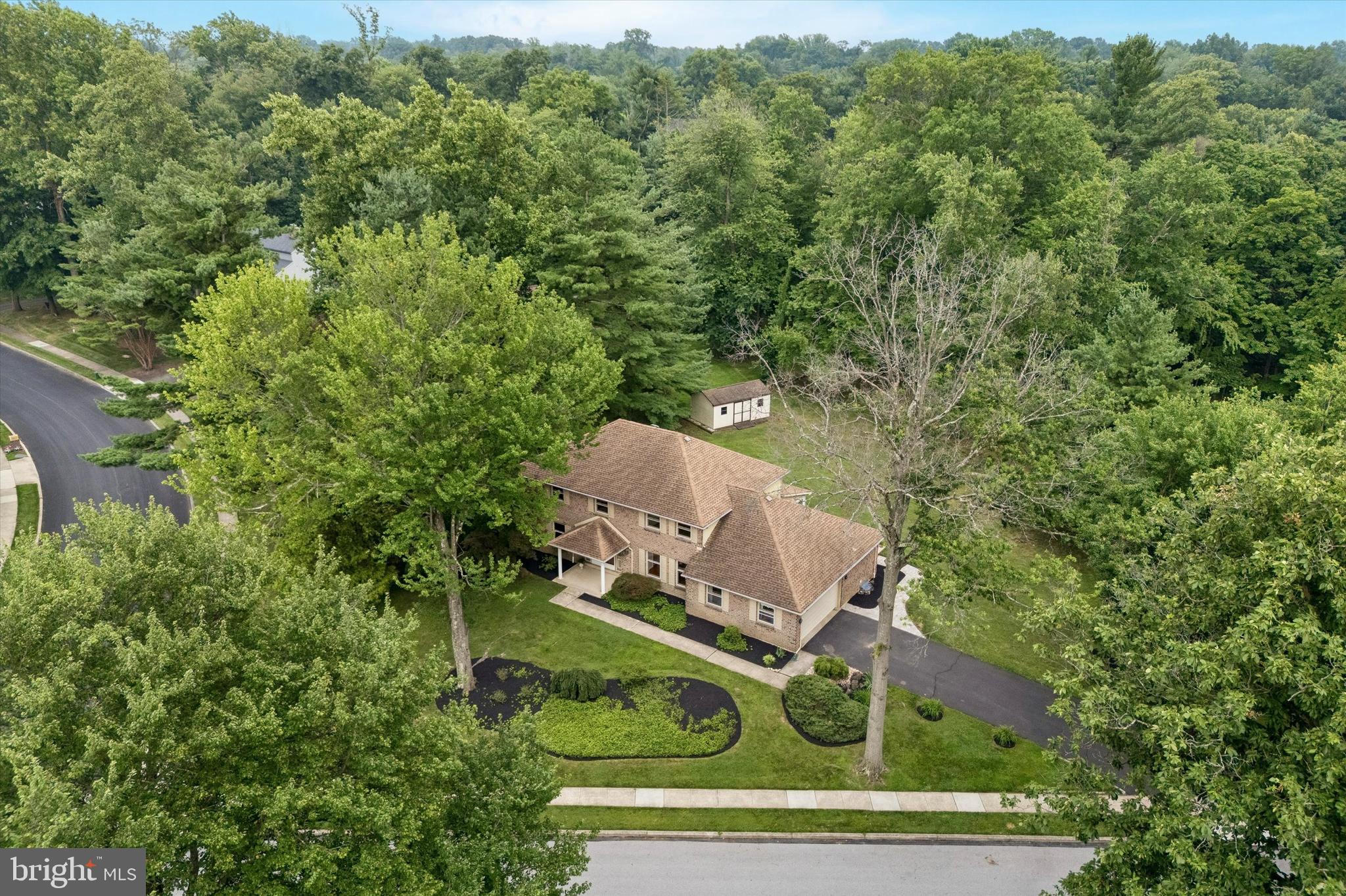 EXECUTIVE ESTATES - Residential