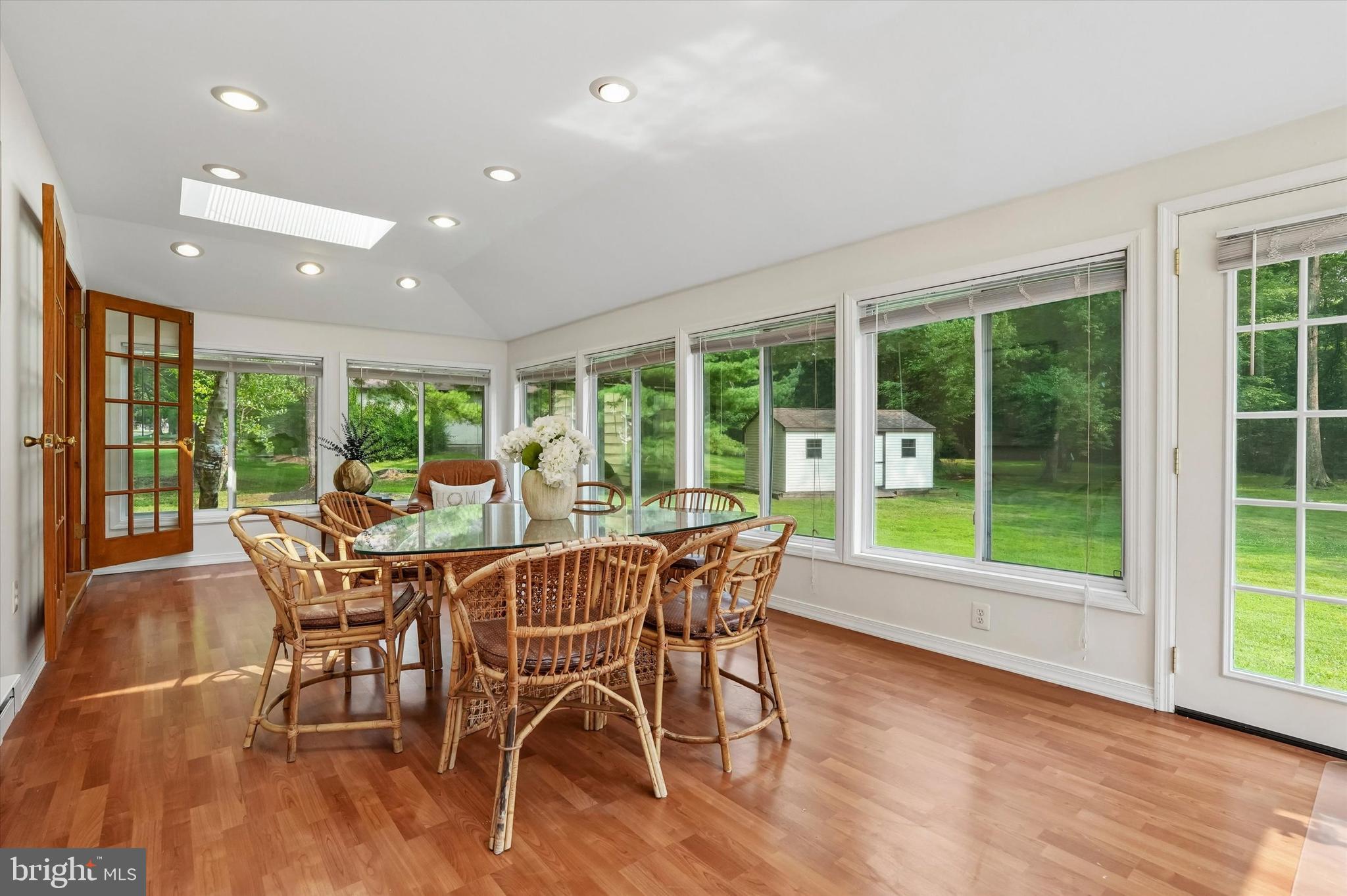 EXECUTIVE ESTATES - Residential