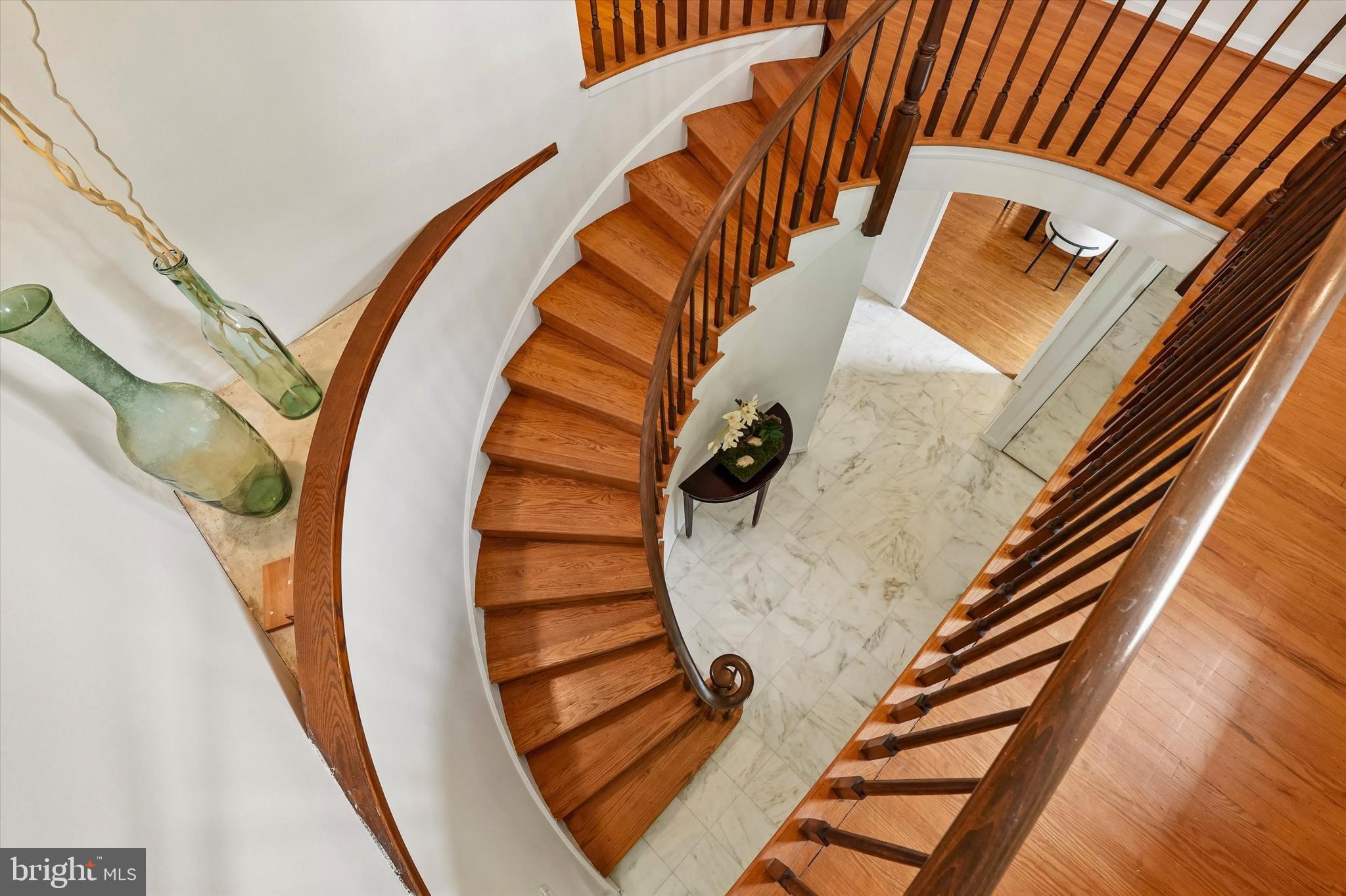 EXECUTIVE ESTATES - Residential