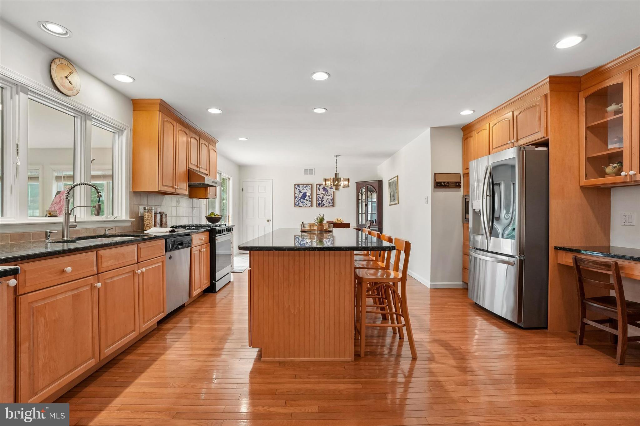 EXECUTIVE ESTATES - Residential