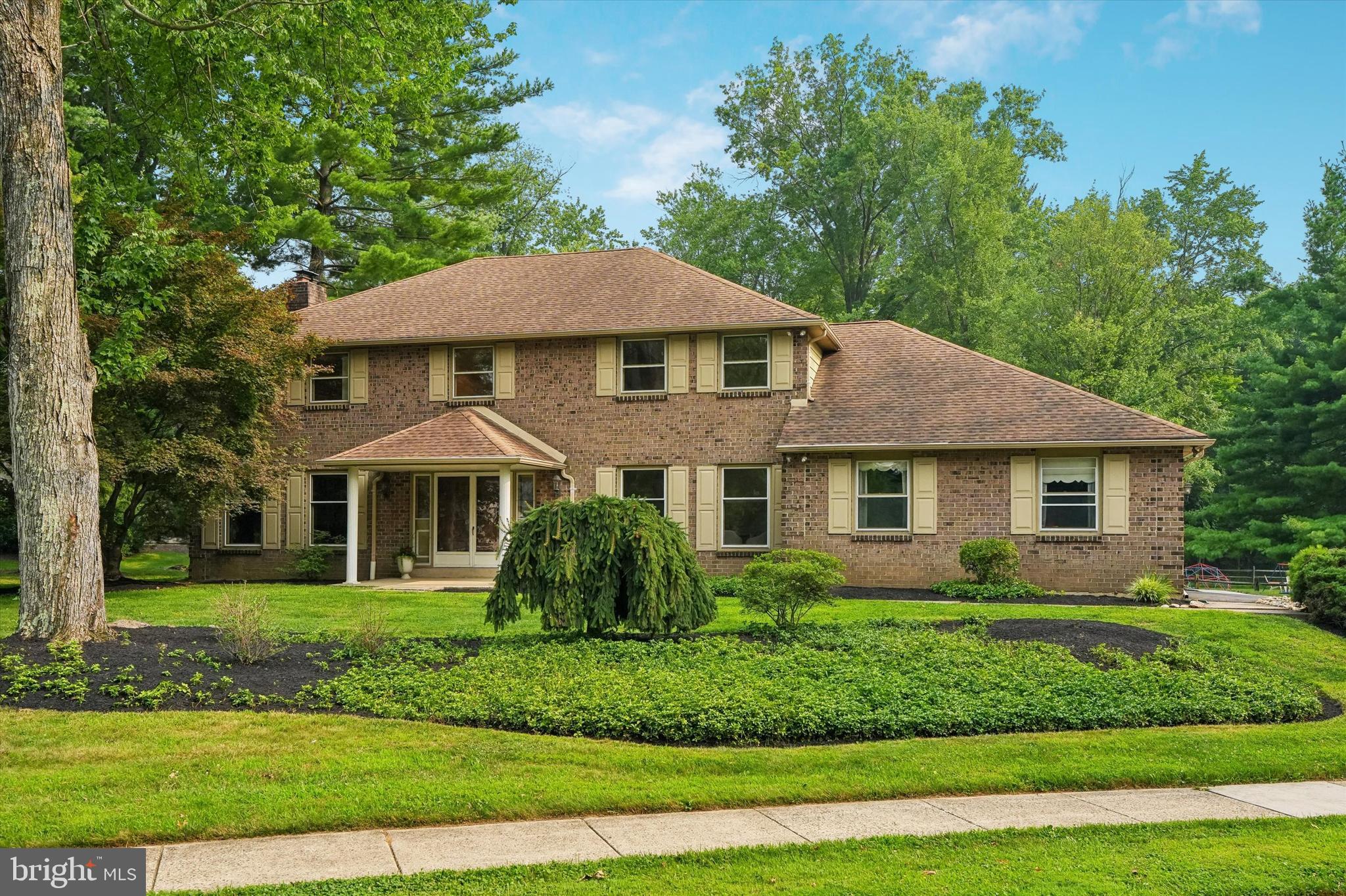 EXECUTIVE ESTATES - Residential