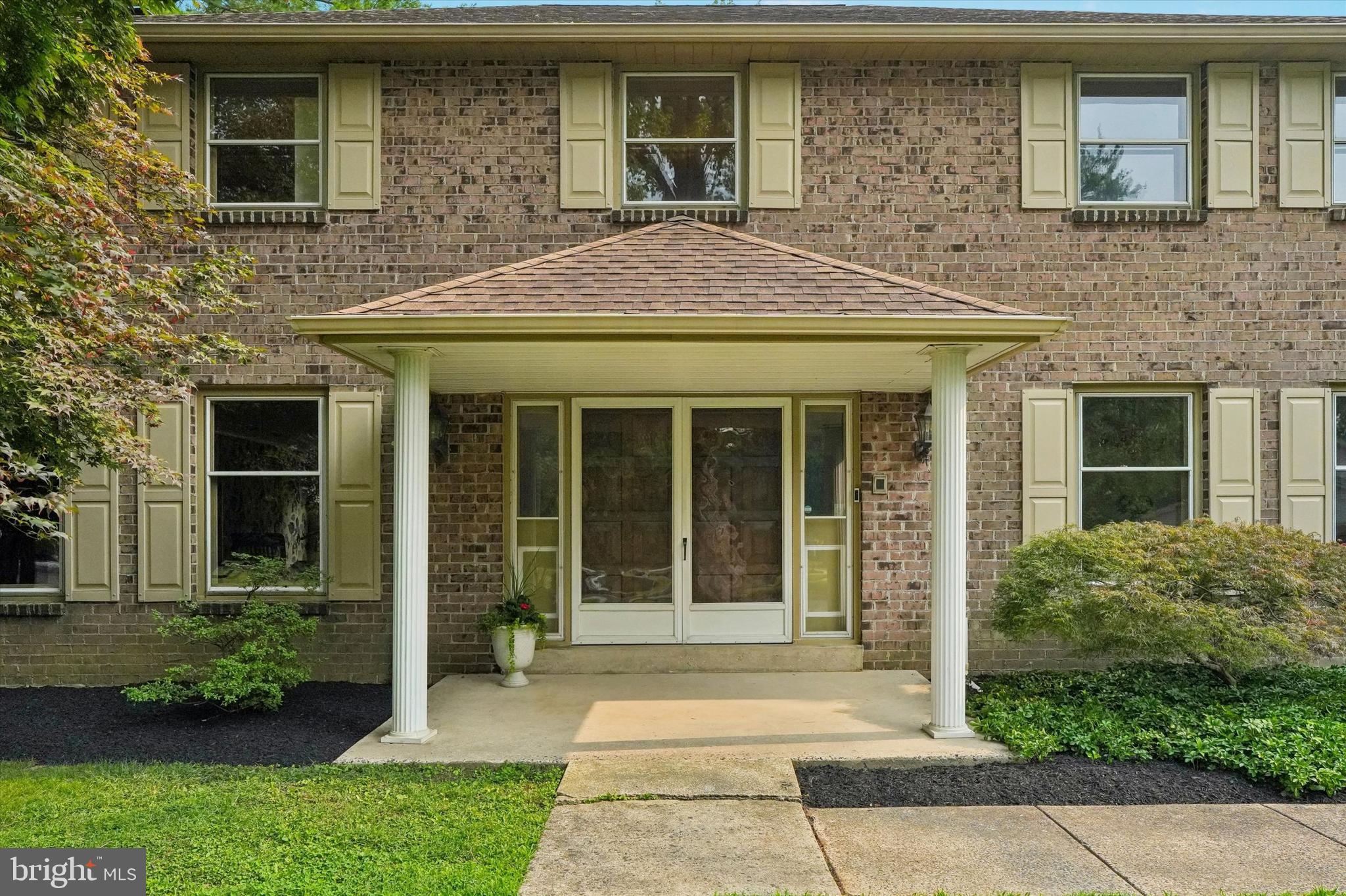 EXECUTIVE ESTATES - Residential