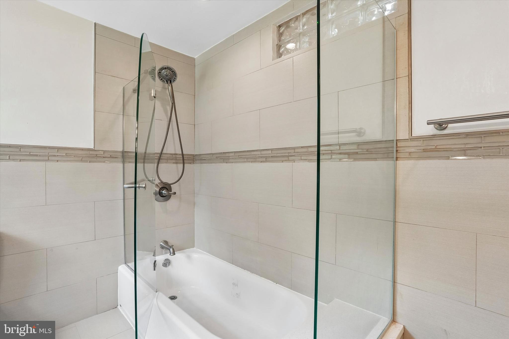 EXECUTIVE ESTATES - Residential