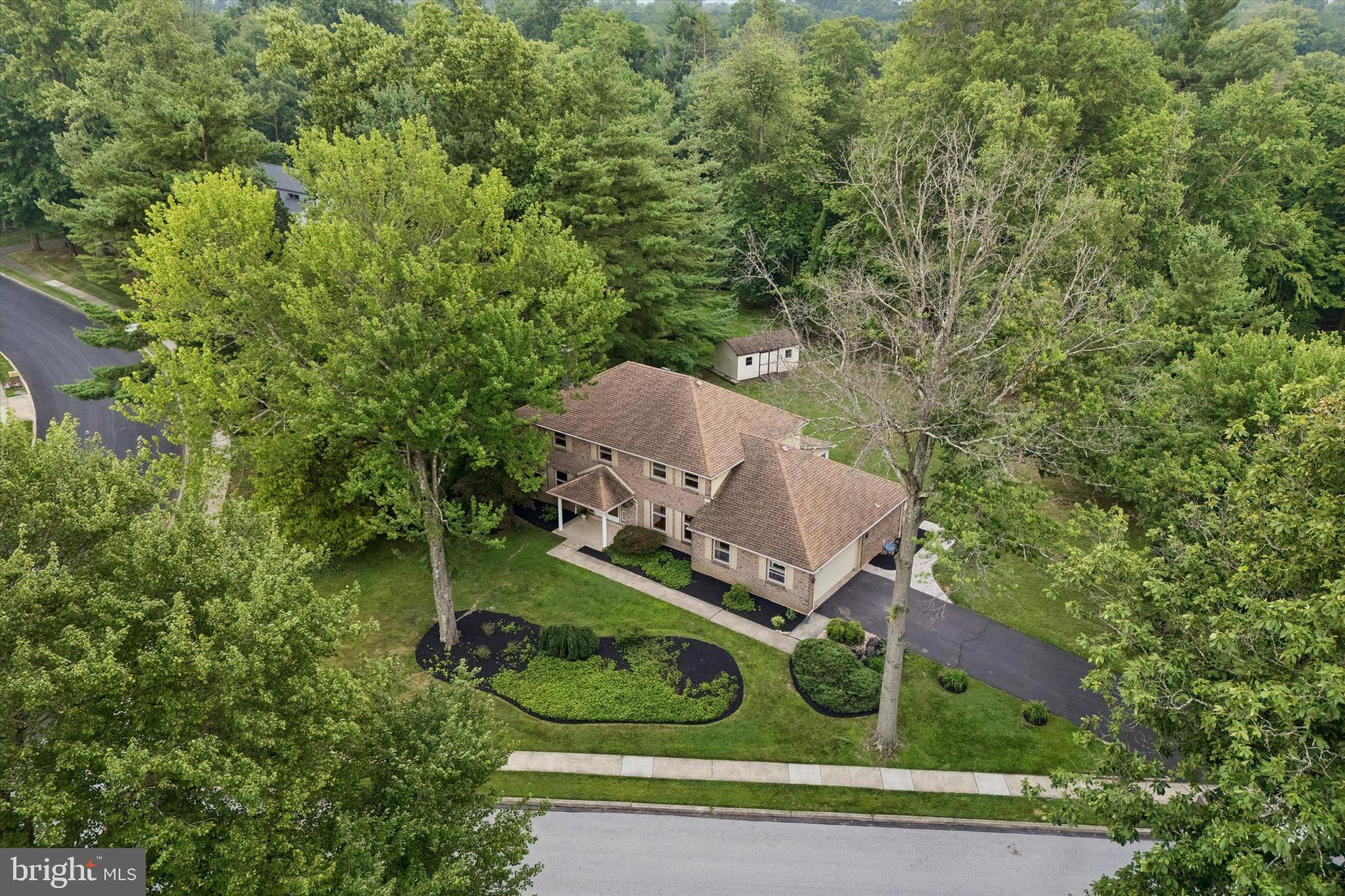EXECUTIVE ESTATES - Residential