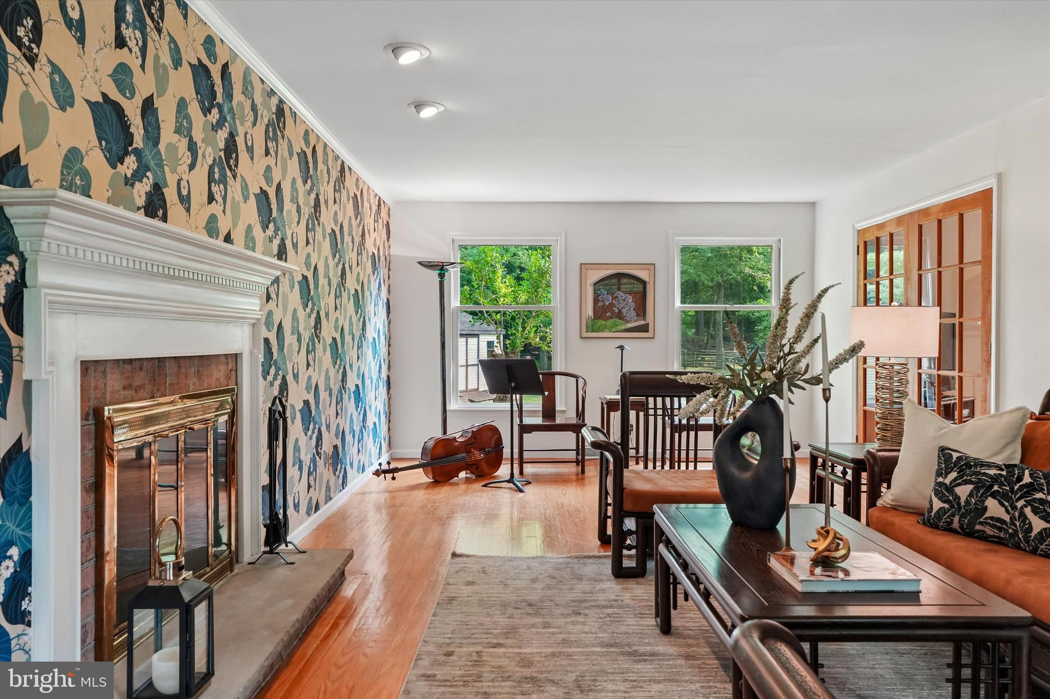 EXECUTIVE ESTATES - Residential
