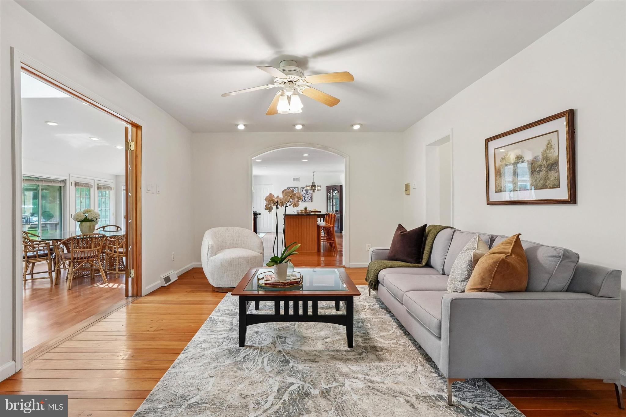 EXECUTIVE ESTATES - Residential