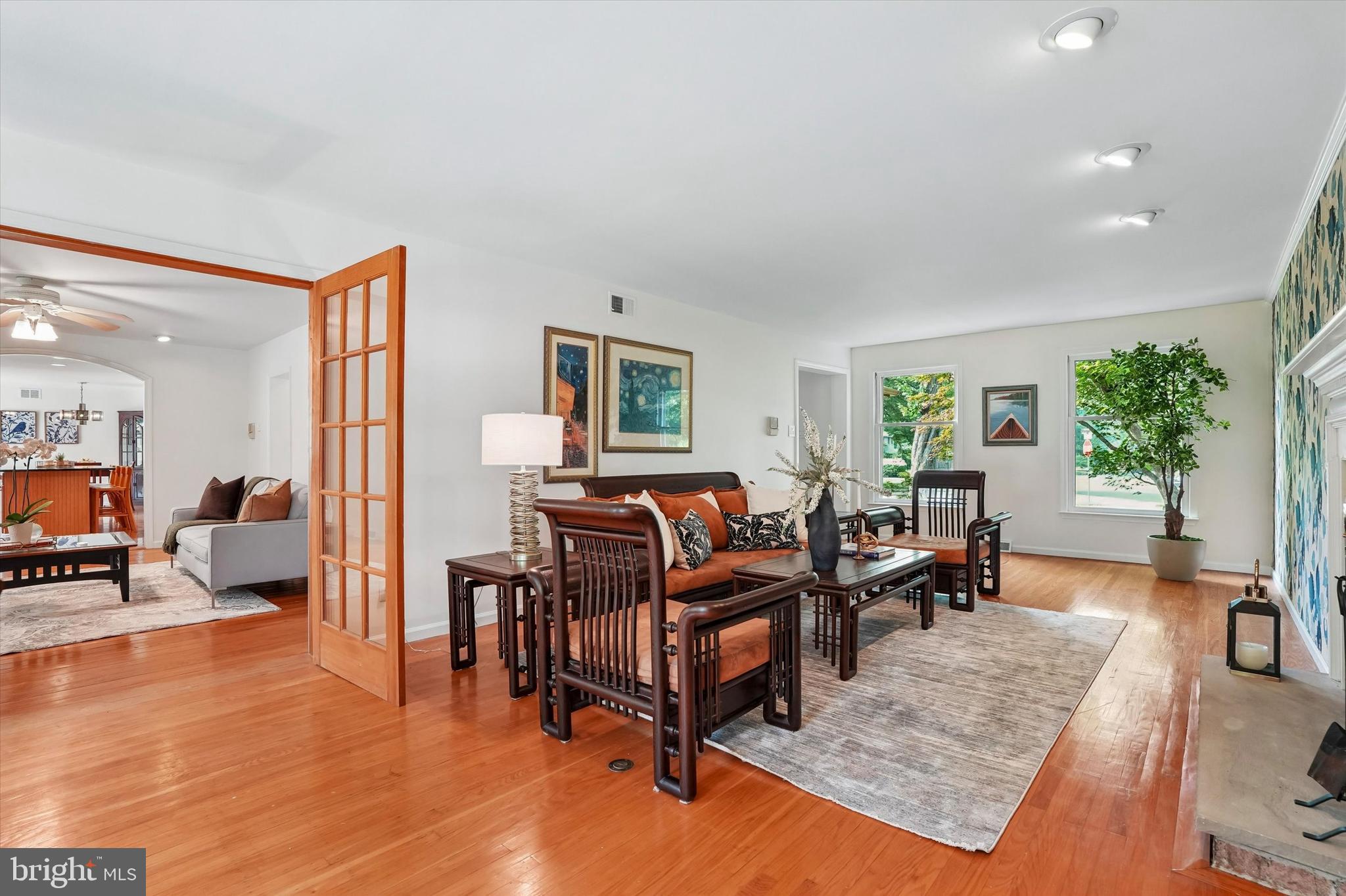 EXECUTIVE ESTATES - Residential