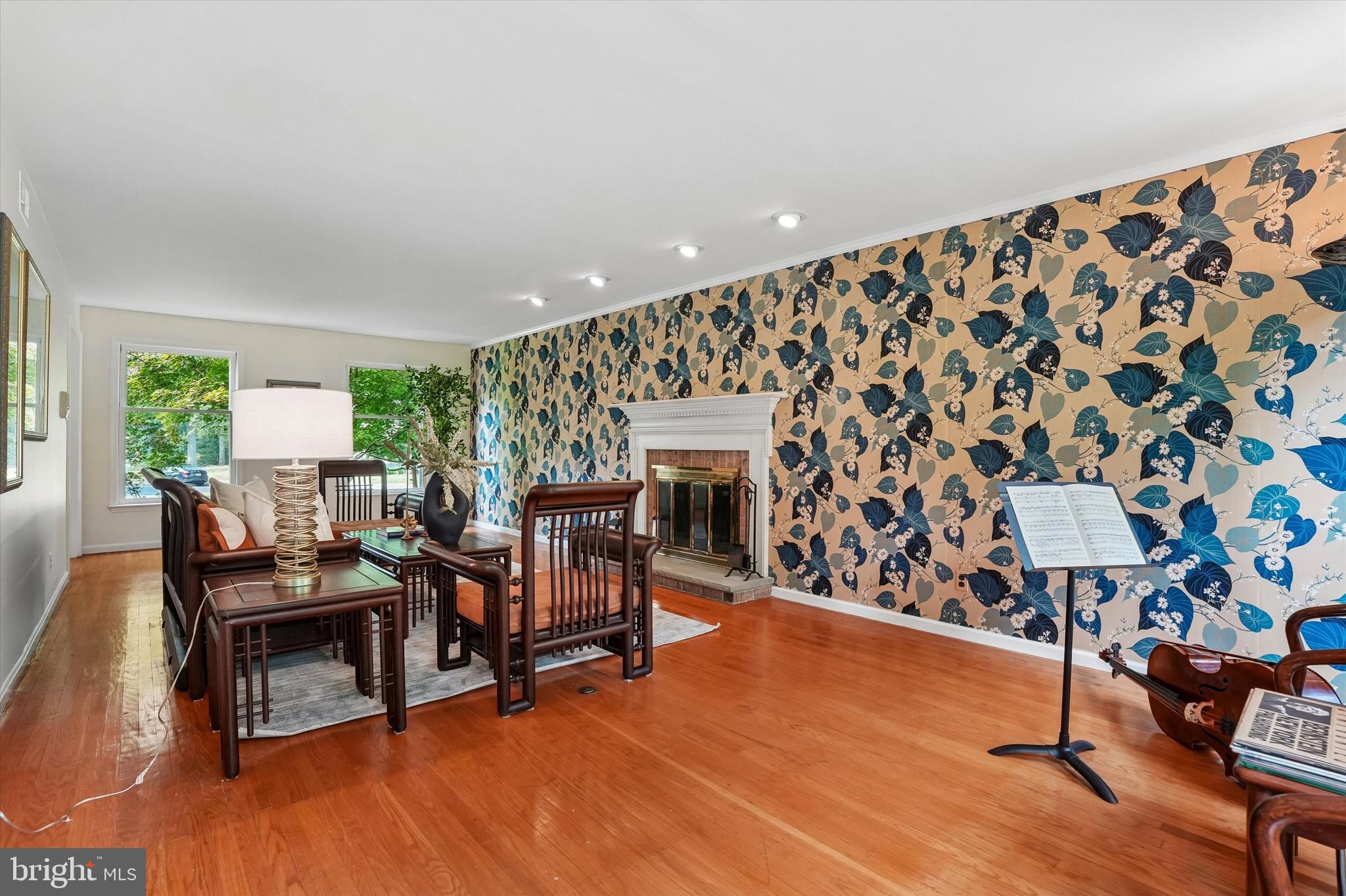 EXECUTIVE ESTATES - Residential
