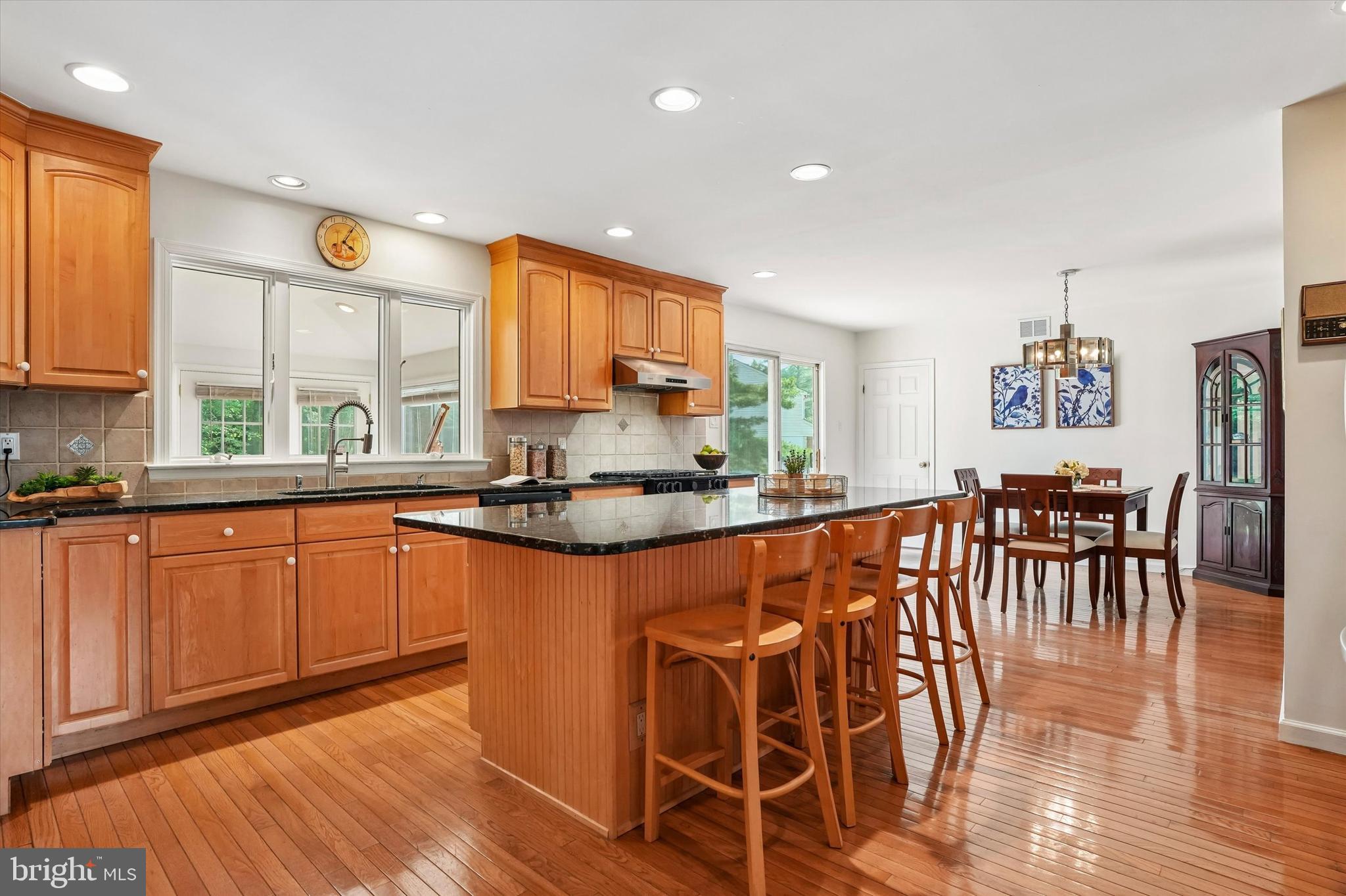EXECUTIVE ESTATES - Residential