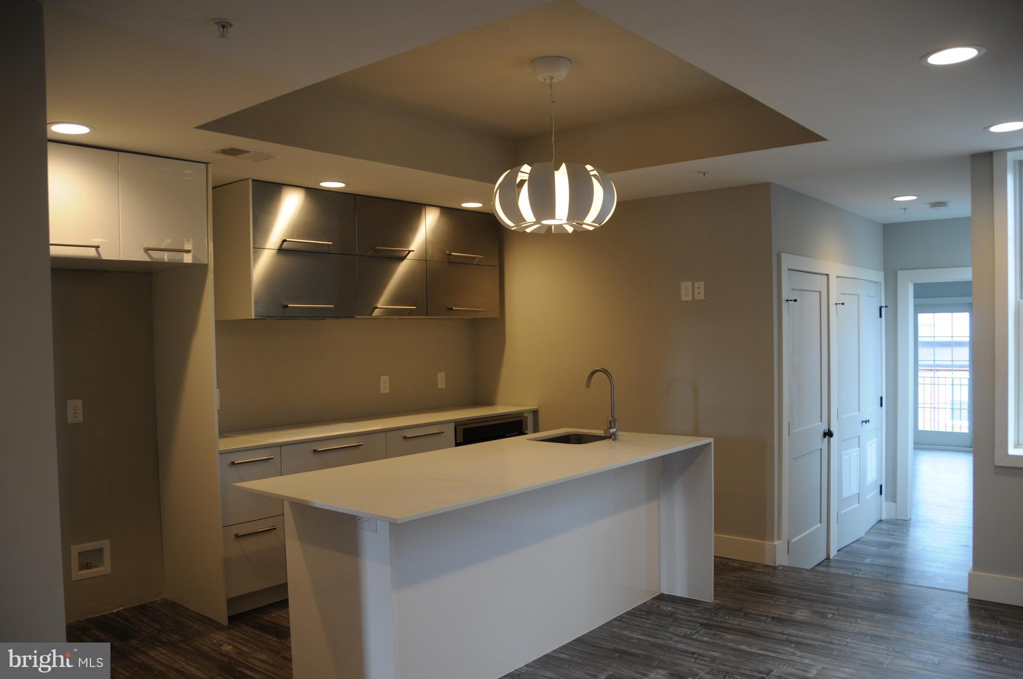 Beautiful Modern Spacious 2 Bedroom AptOne months rent & one month SD