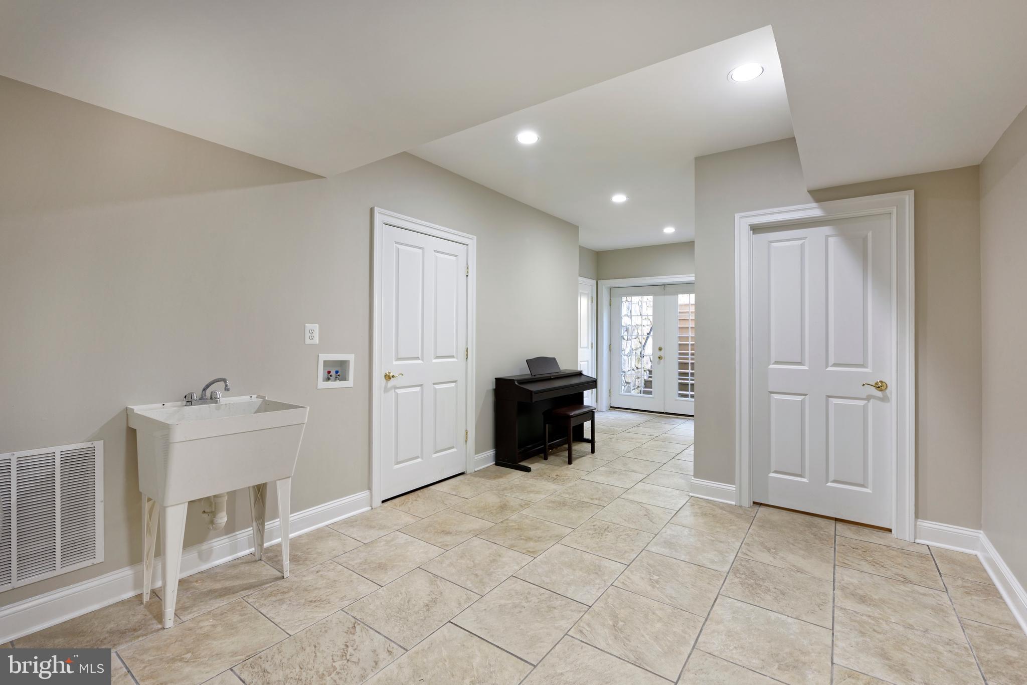 BELLEVUE FARMS - Residential